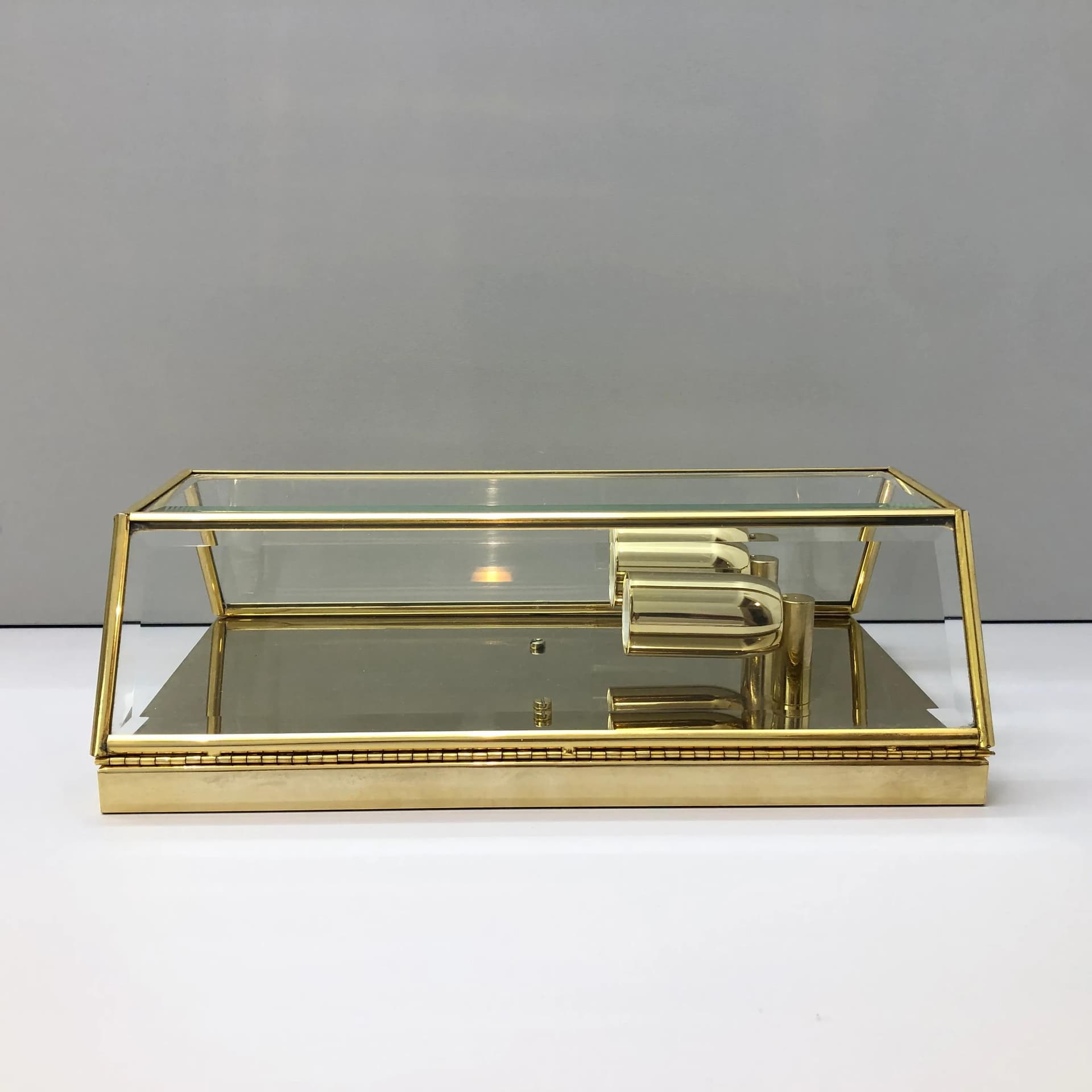 Kinkiet Art Deco, mosiądz złoty, szkło, IL Fanale, Włochy, lata 90. - 20058