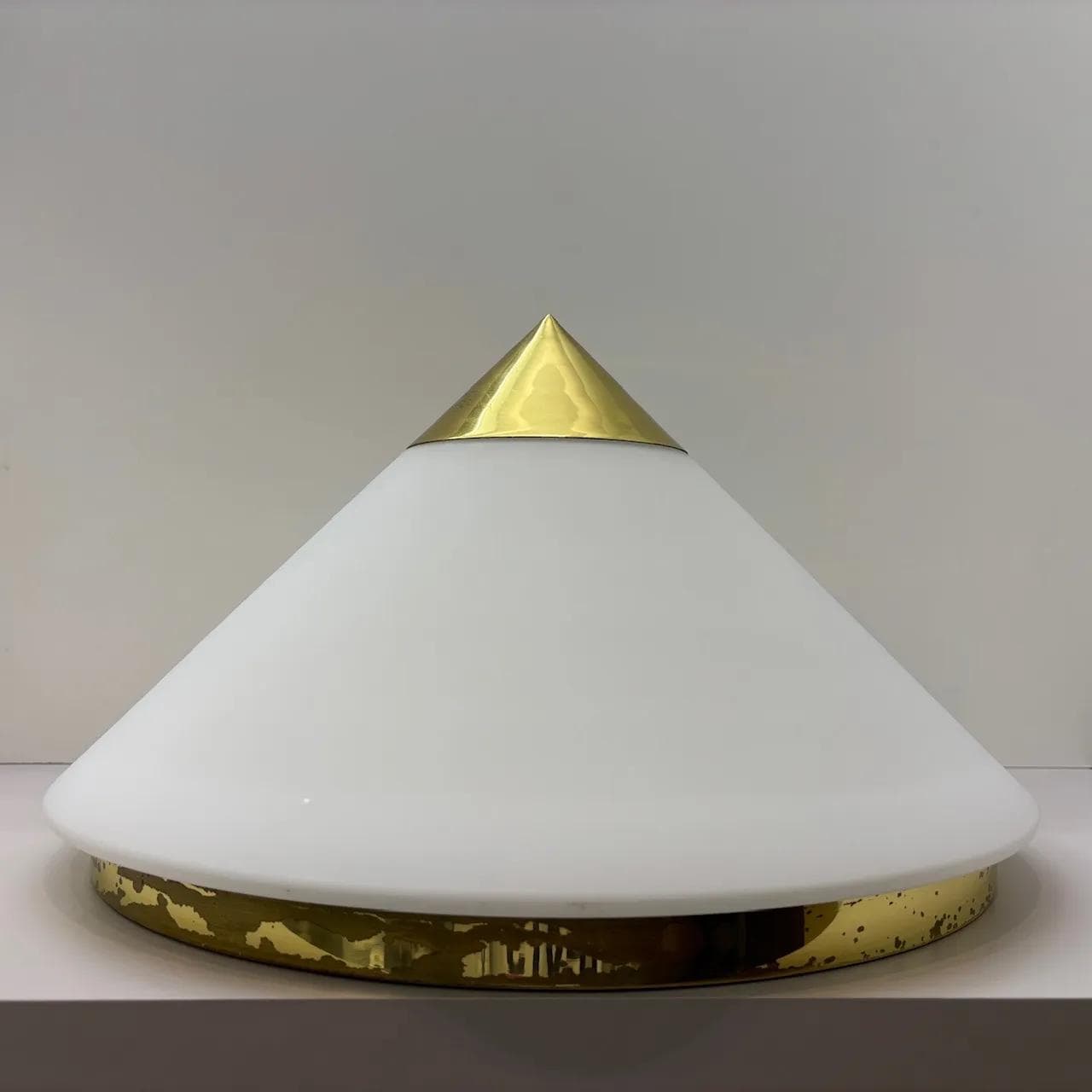 Plafon, szkło opalowe białe, mosiądz złoty, Glashutte Limburg, Niemcy, lata 70. - 20233