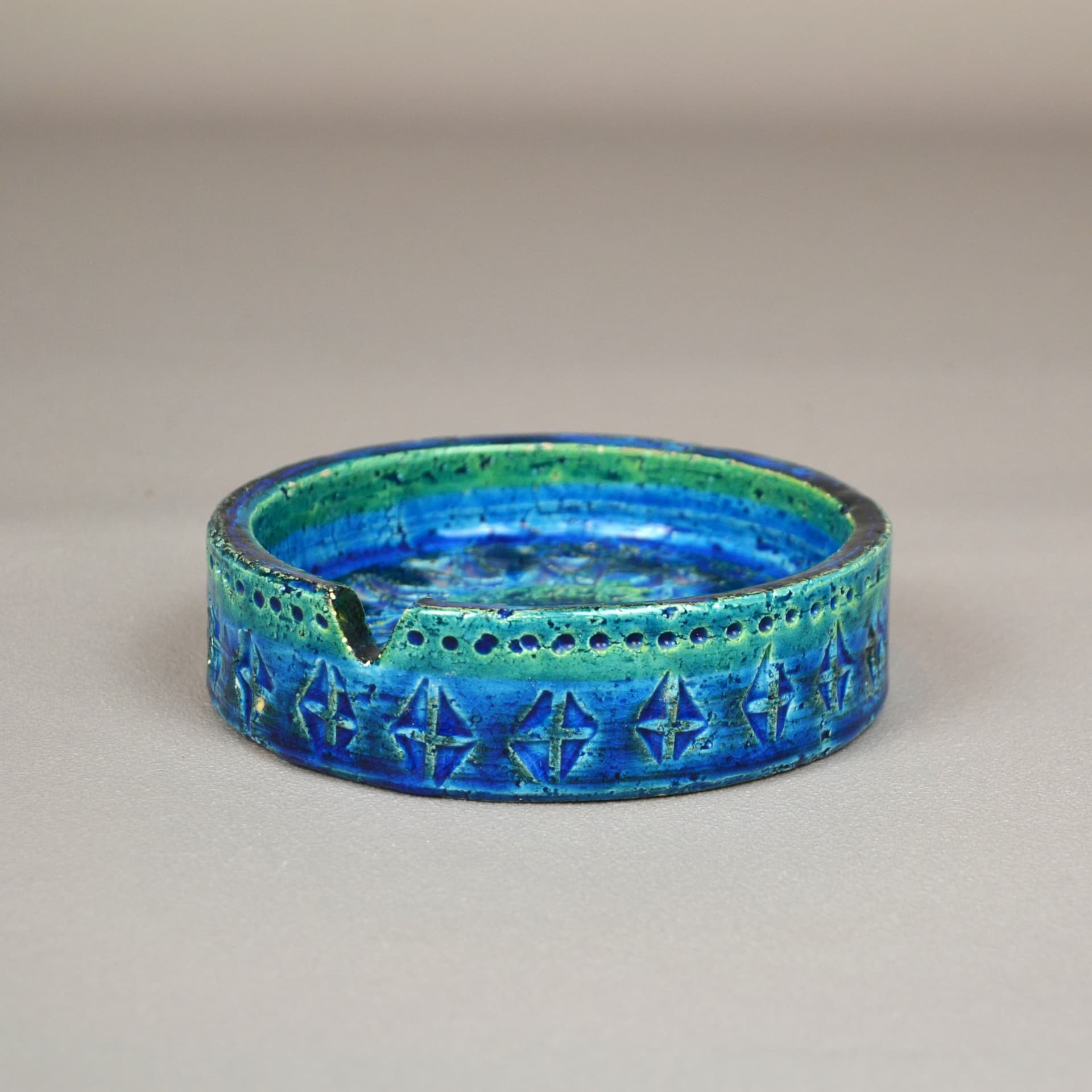 Popielniczka Rimini Blu, niebieska ceramika, proj. A. Londi, Bitossi, Włochy, lata 60. - 101