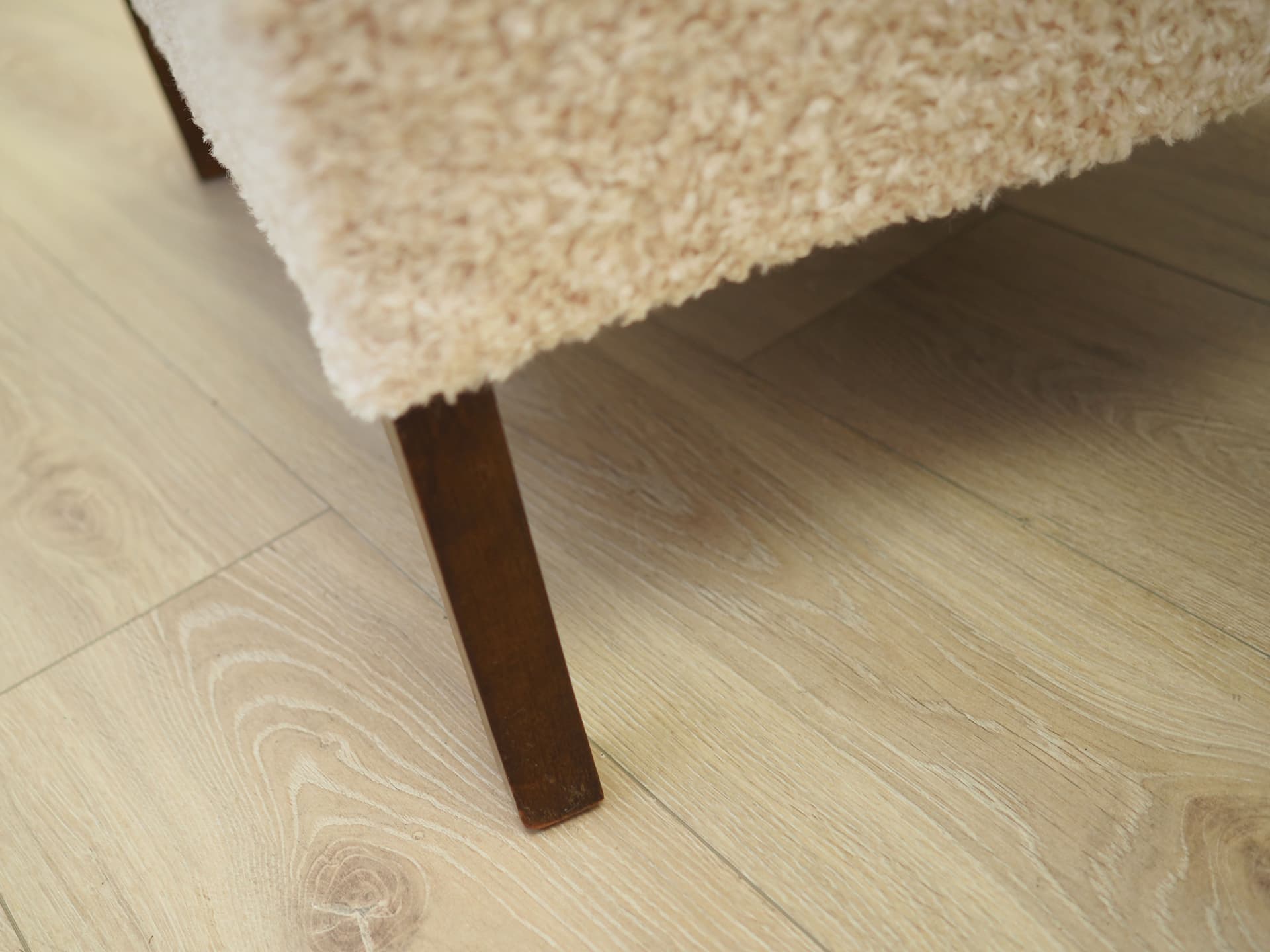 Lounge armchair, ivory white, beech, Denmark, 1960s. - 73570