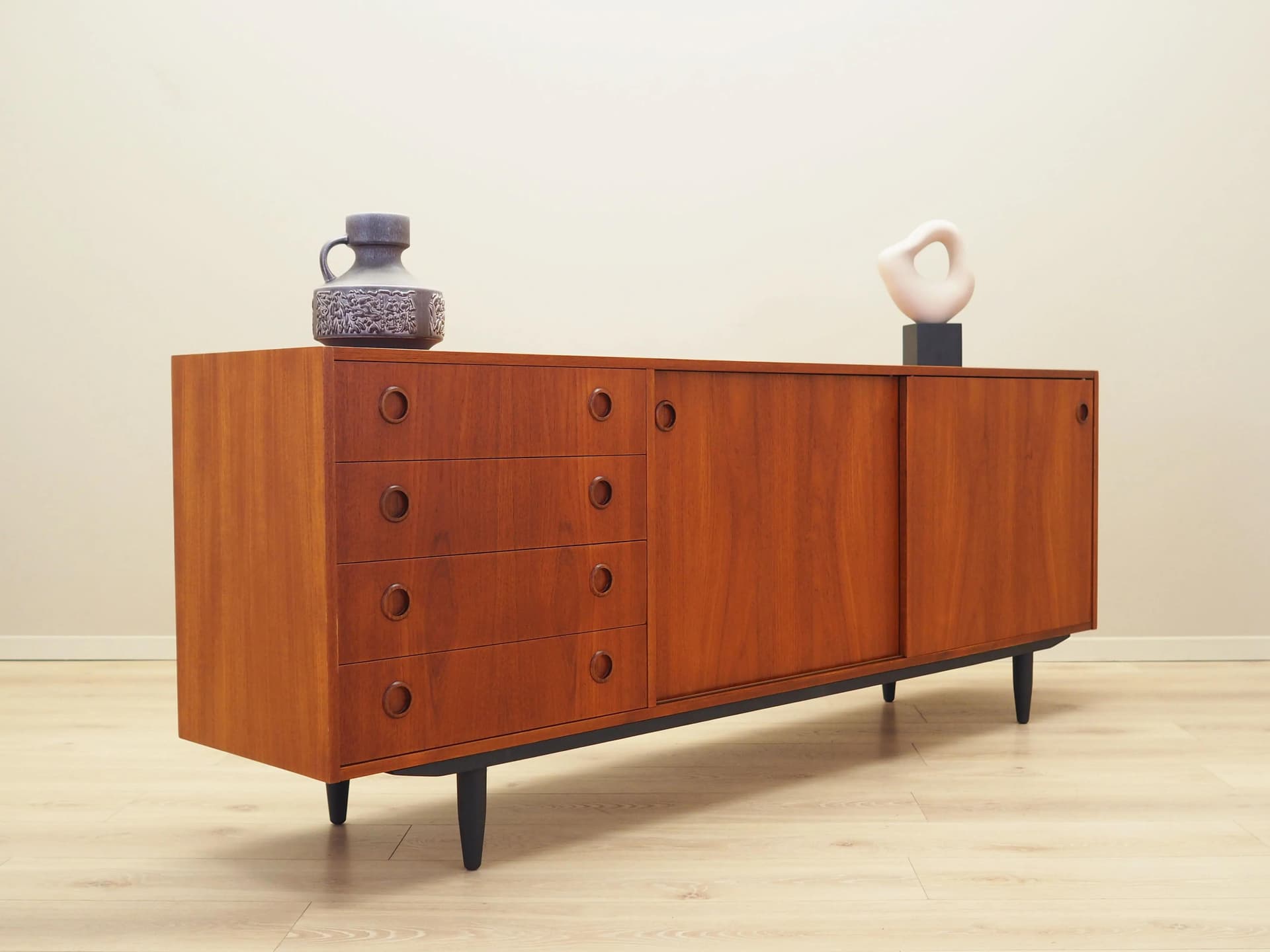 Sideboard, teak pomarańczowy, Dania, lata 70. - 20851