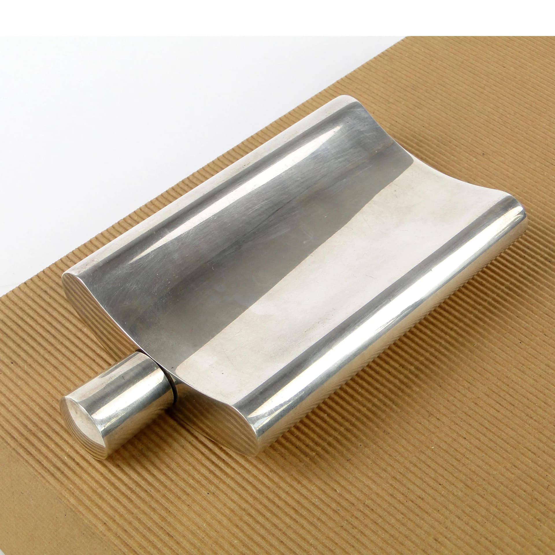 Piersiówka, srebro, proj. T. R. Stajszczak, Polska, lata 80. - 20953