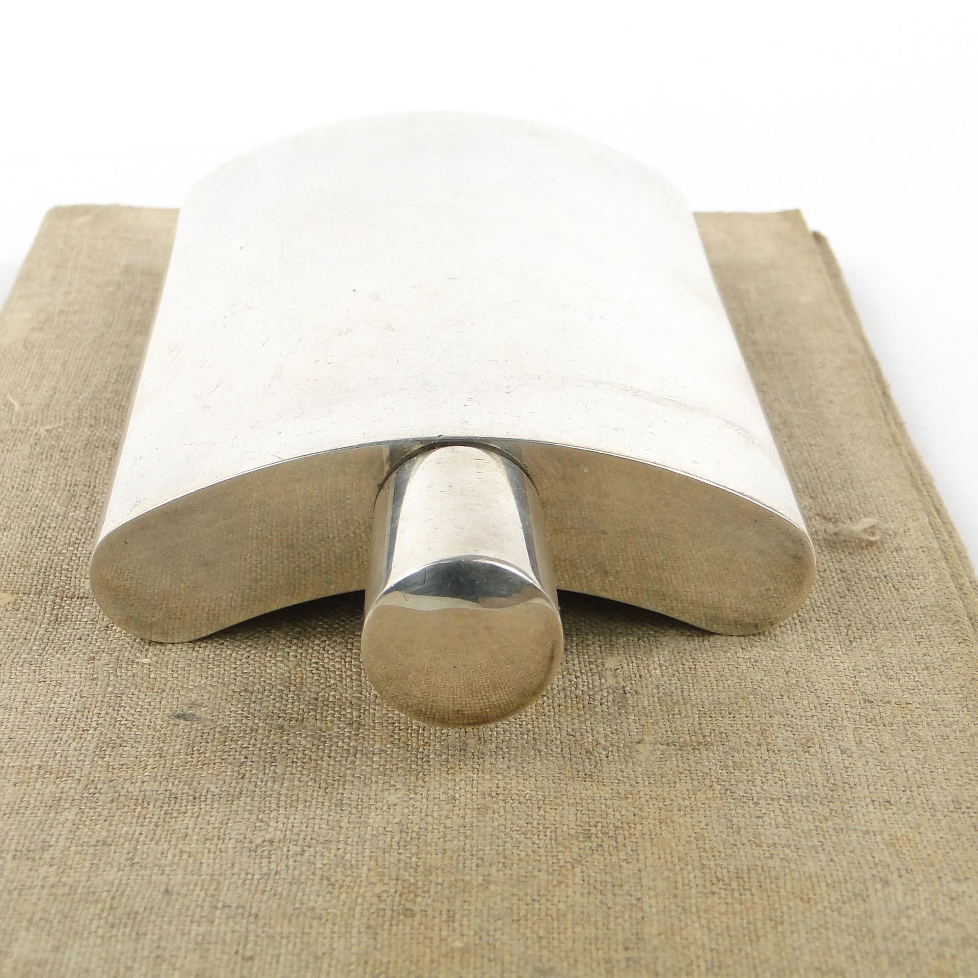 Piersiówka, srebro, proj. T. R. Stajszczak, Polska, lata 80. - 20947