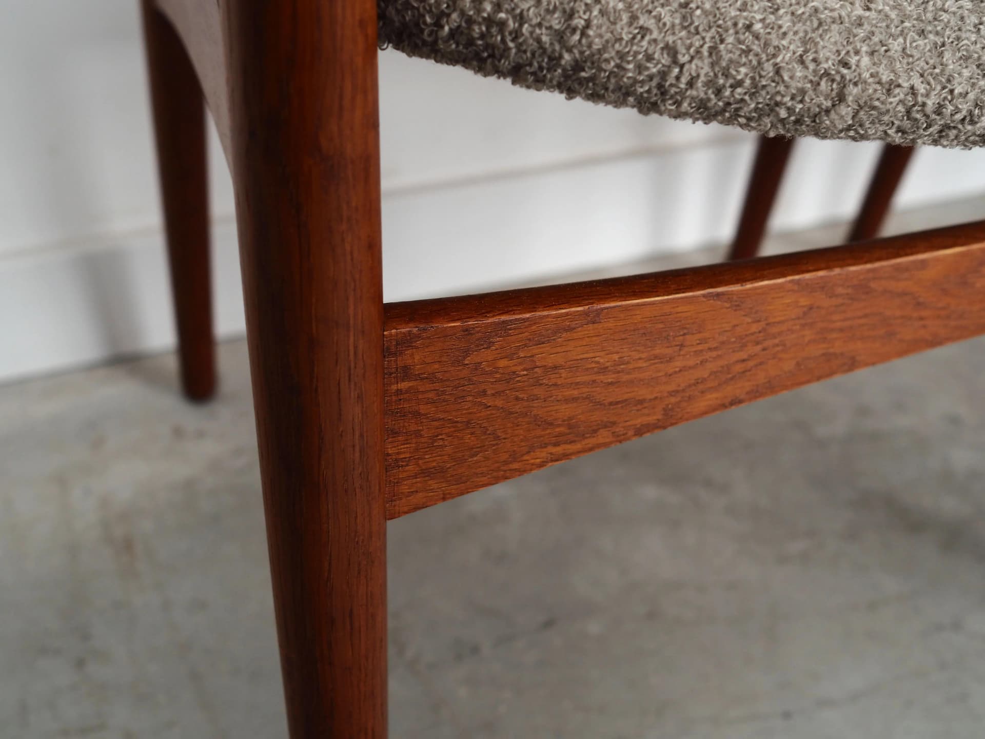 Fotel, boucle beżowy, dąb, proj. E. Larsen & A. B. Madsen, dla Fritz Hansen, Dania, lata 60. - 20809