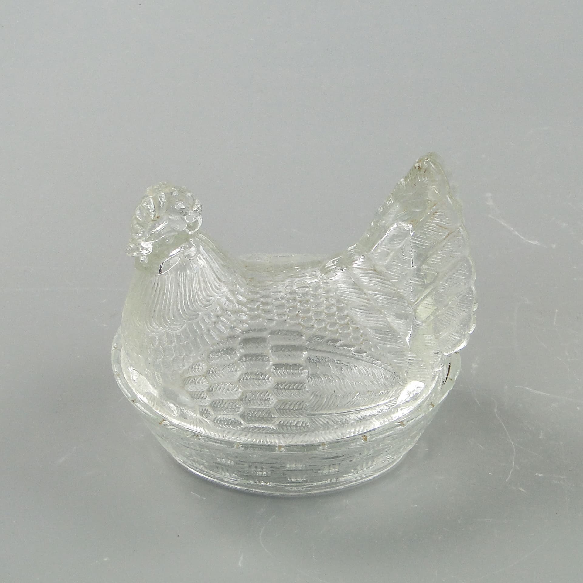 Bomboniera kura, szkło transparent, Ząbkowice, Polska, lata 70. - 2205