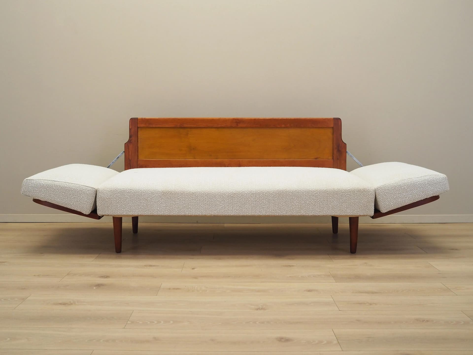 Sofa, beżowa, tkanina, drewno tekowe, Dania, lata 70. - 21137