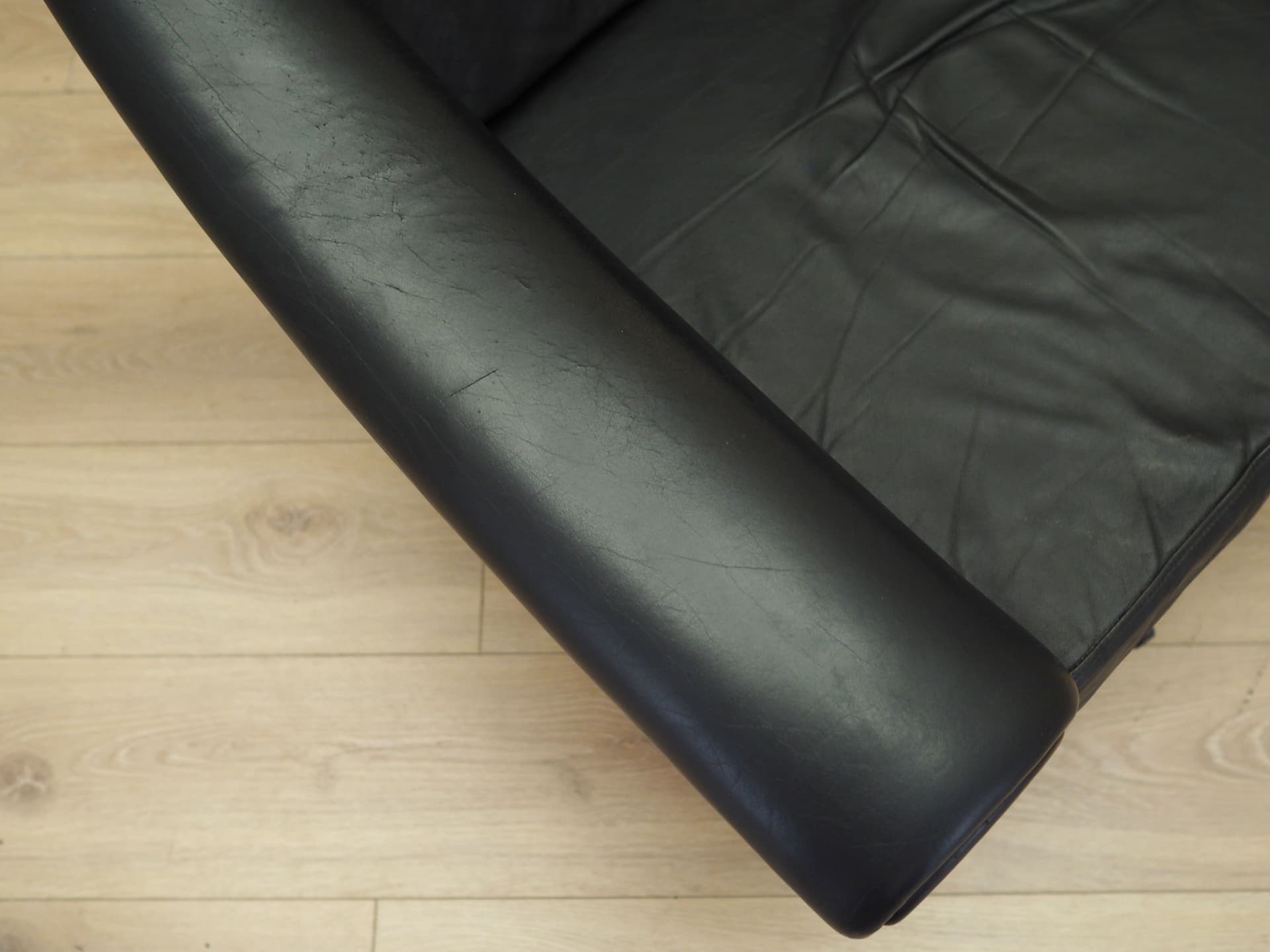 Fotel obrotowy, skóra naturalna czarna, metal, proj. A. Christiansen, Dania, lata 60. - 78036