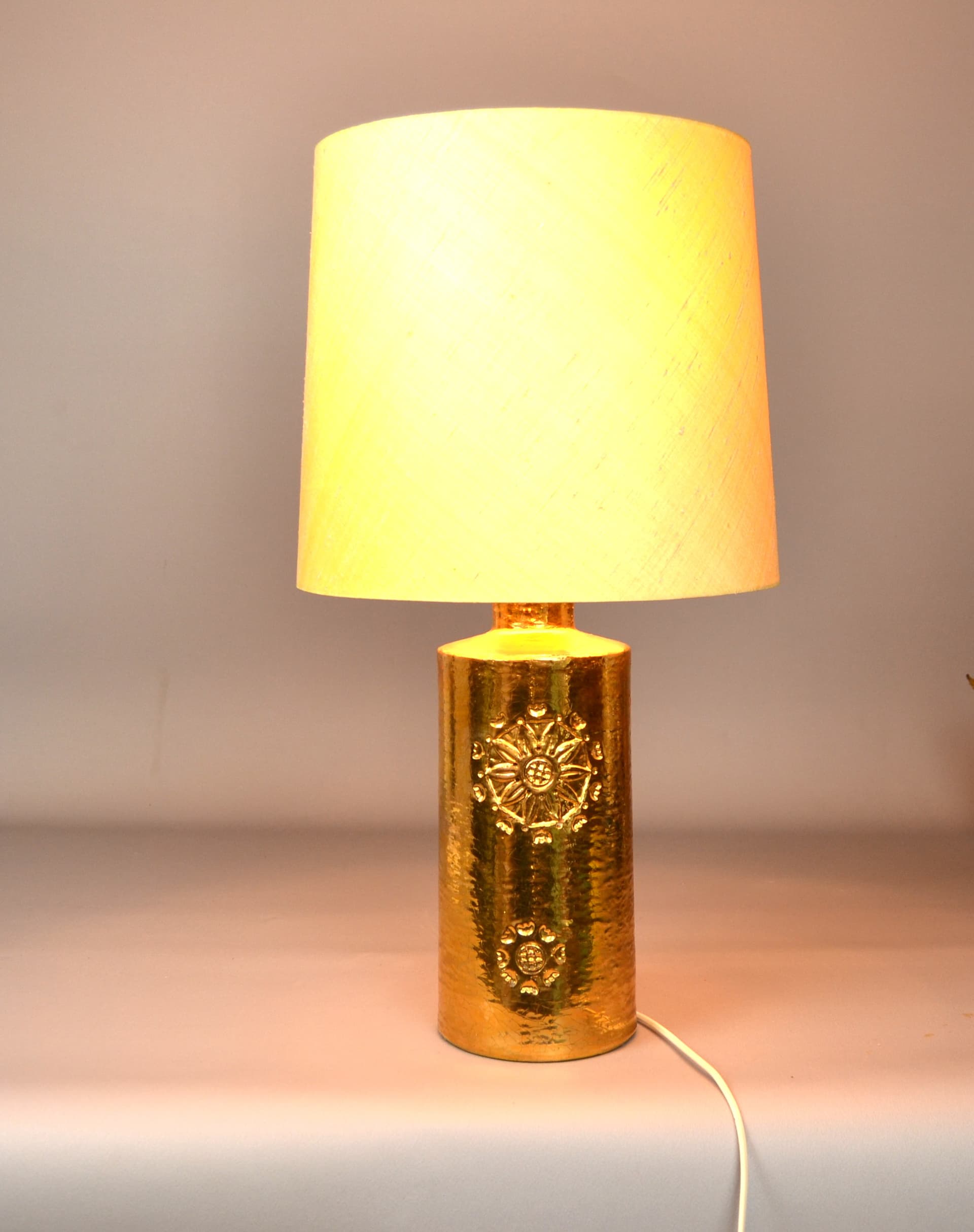 Table lamp, golden ceramic, by A. Londi, Bitossi, Italy, 1970s. - 110