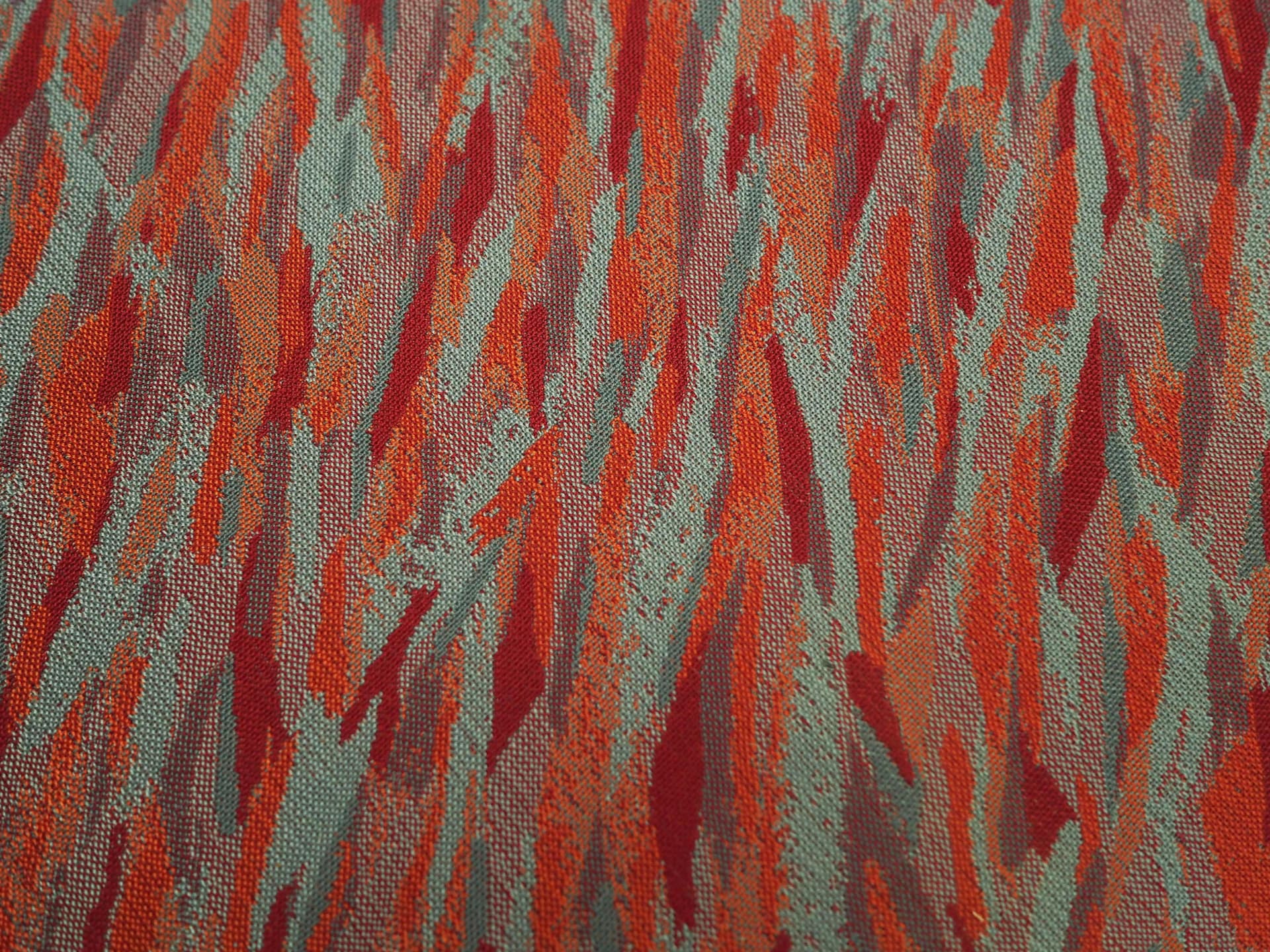 Komplet czterech krzeseł postmodernistycznych, multicolor tkanina, metal czarny, Włochy, lata 80. - 21529