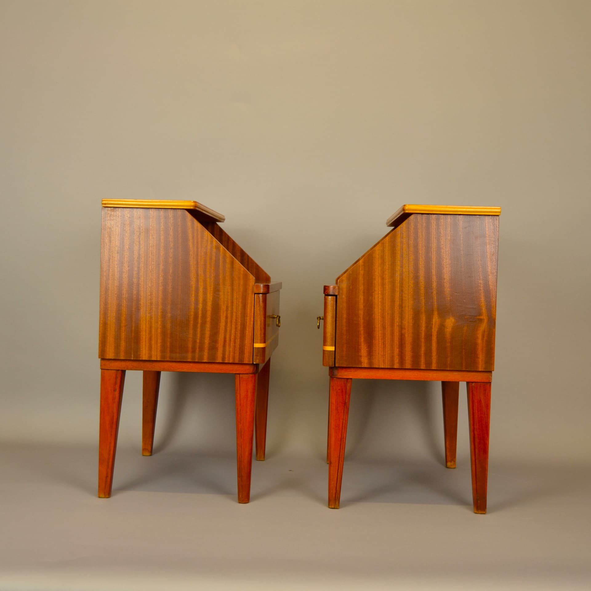Pair of nightstands, brown plywood, Sweden, 1950s. - 79239