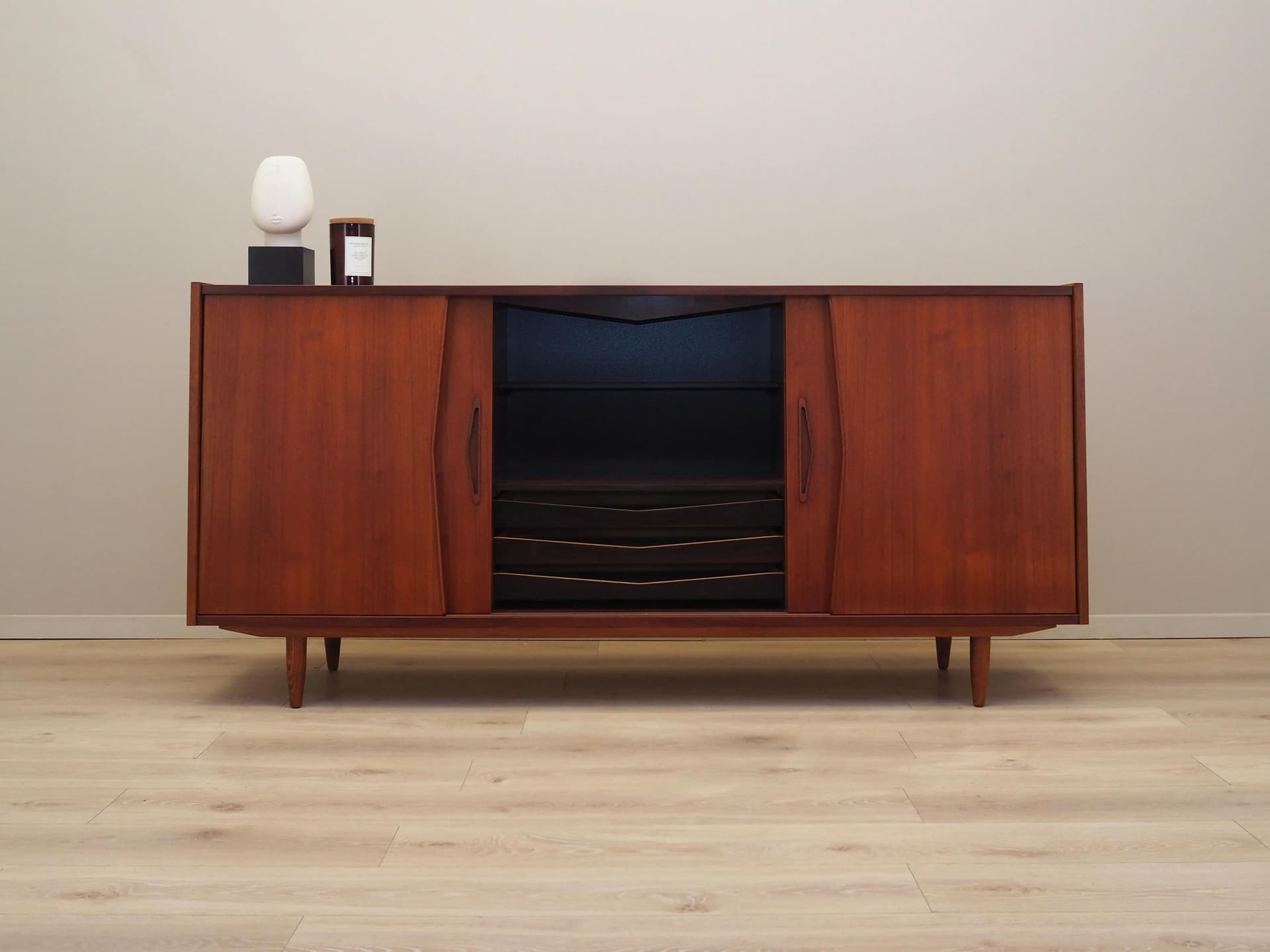 Sideboard, teak pomarańczowy, Dania, lata 70. - 21741