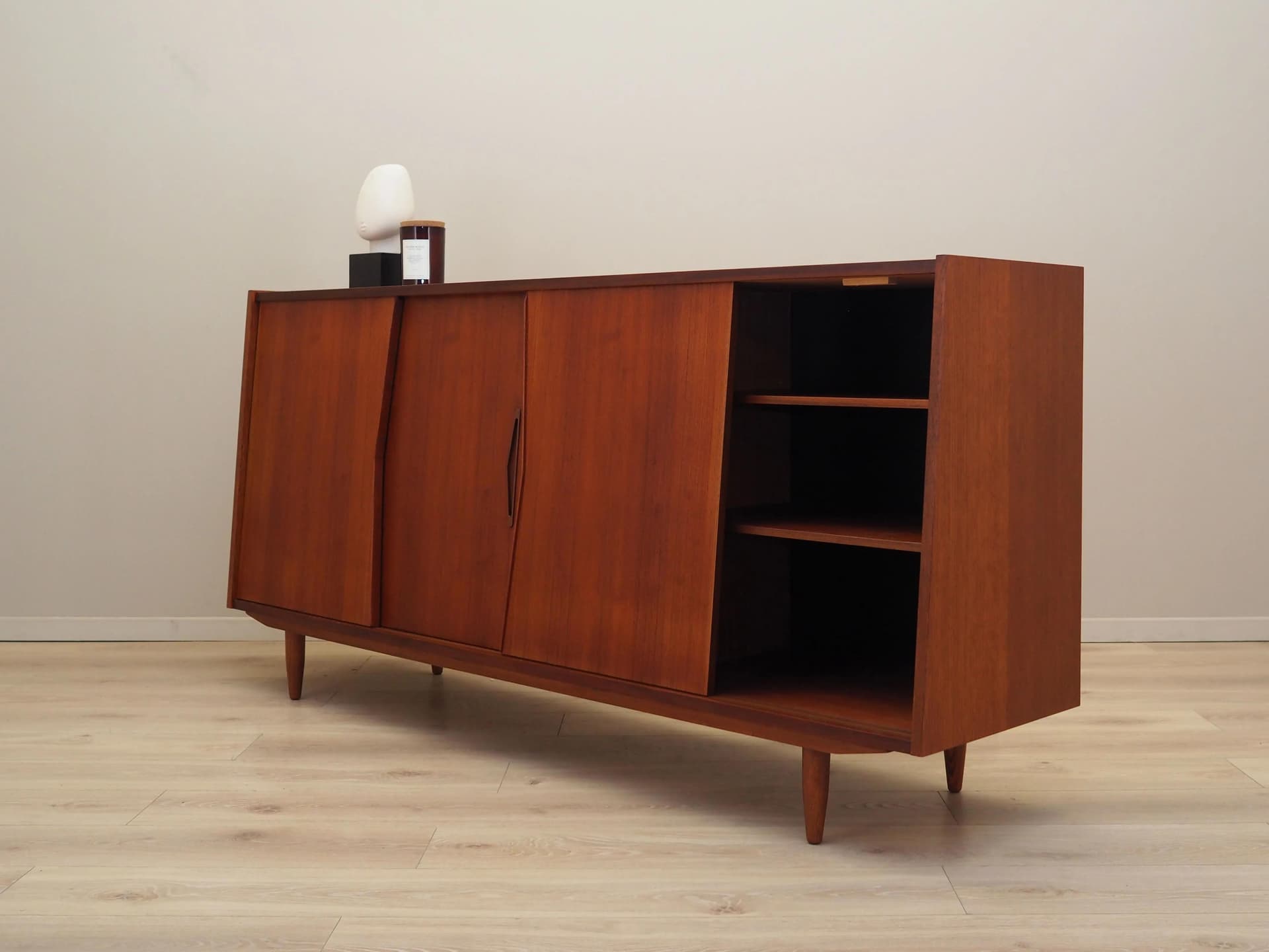 Sideboard, teak pomarańczowy, Dania, lata 70. - 21743