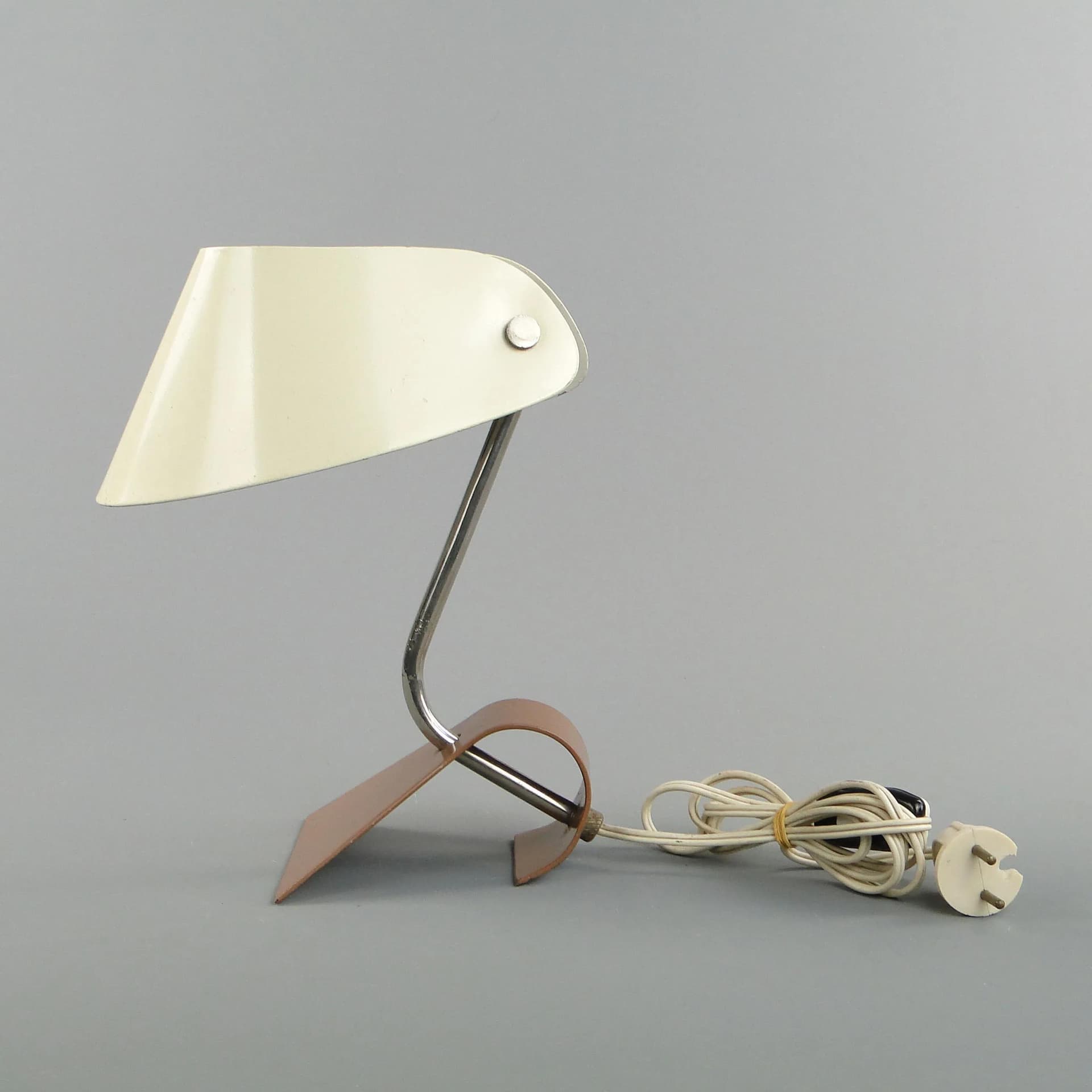Desk lamp Pop Art, ivory white metal, by A. Gałecki, Poland, 1960s. - 21866