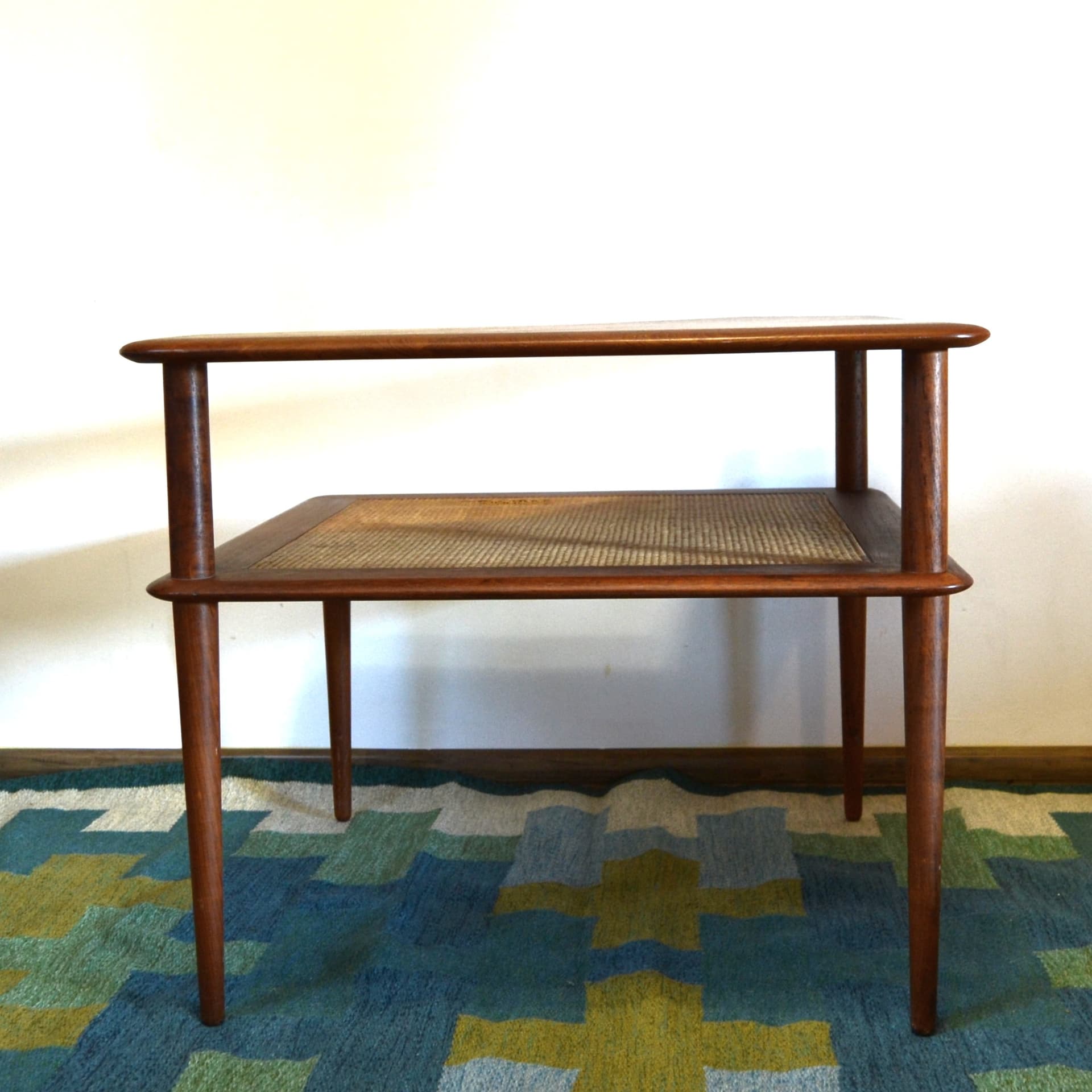 Stolik narożny, teak brązowy, rattan naturalny, proj. P. Hvidt & O. Mølgaard Nielsen, France & Son, Dania, lata 60. - 79203