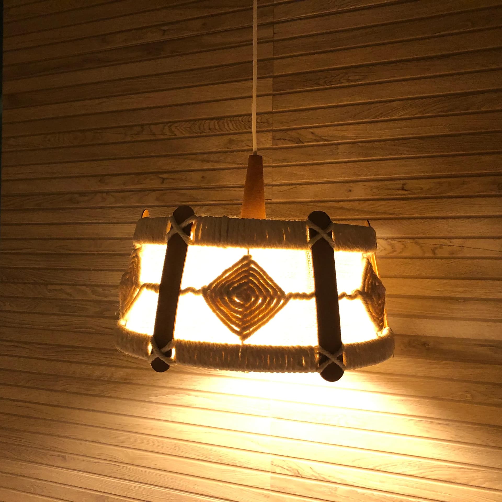 Lampa wisząca Boho, beżowy sznur juta drewno tekowe, Niemcy, lata 70. - 22203