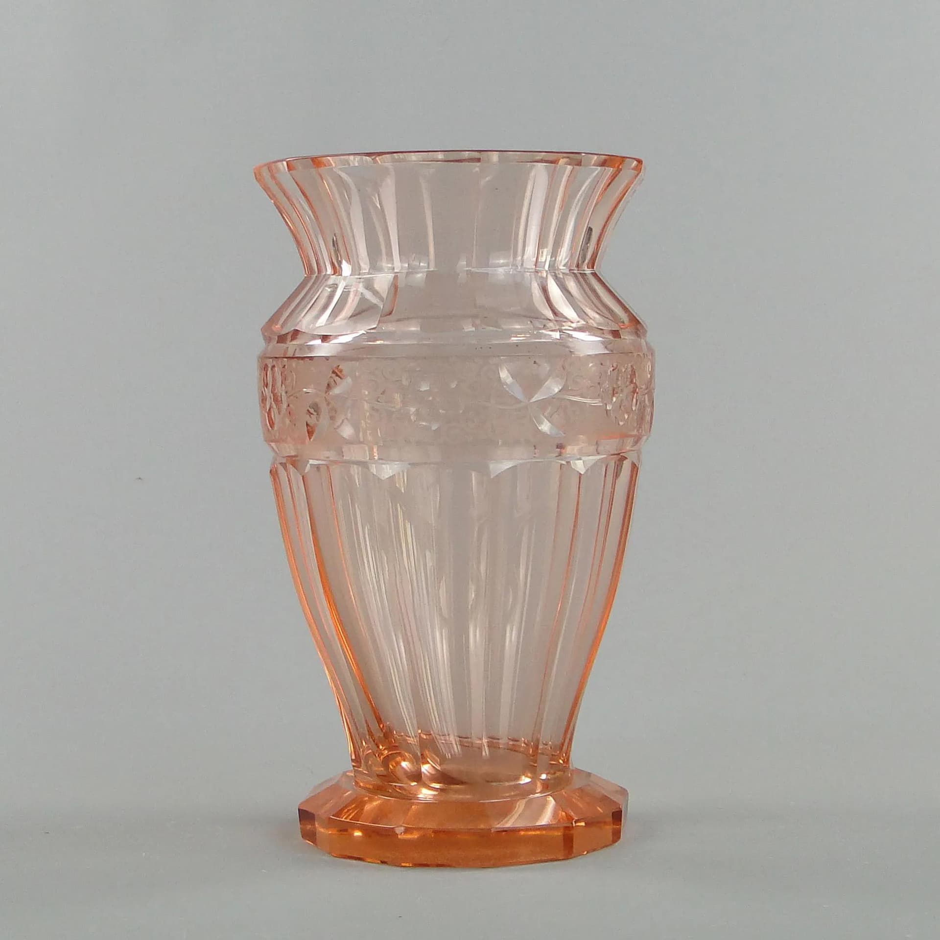 Wazon kryształowy rozalinowy, Moser, Czechy, lata 20. - 22551