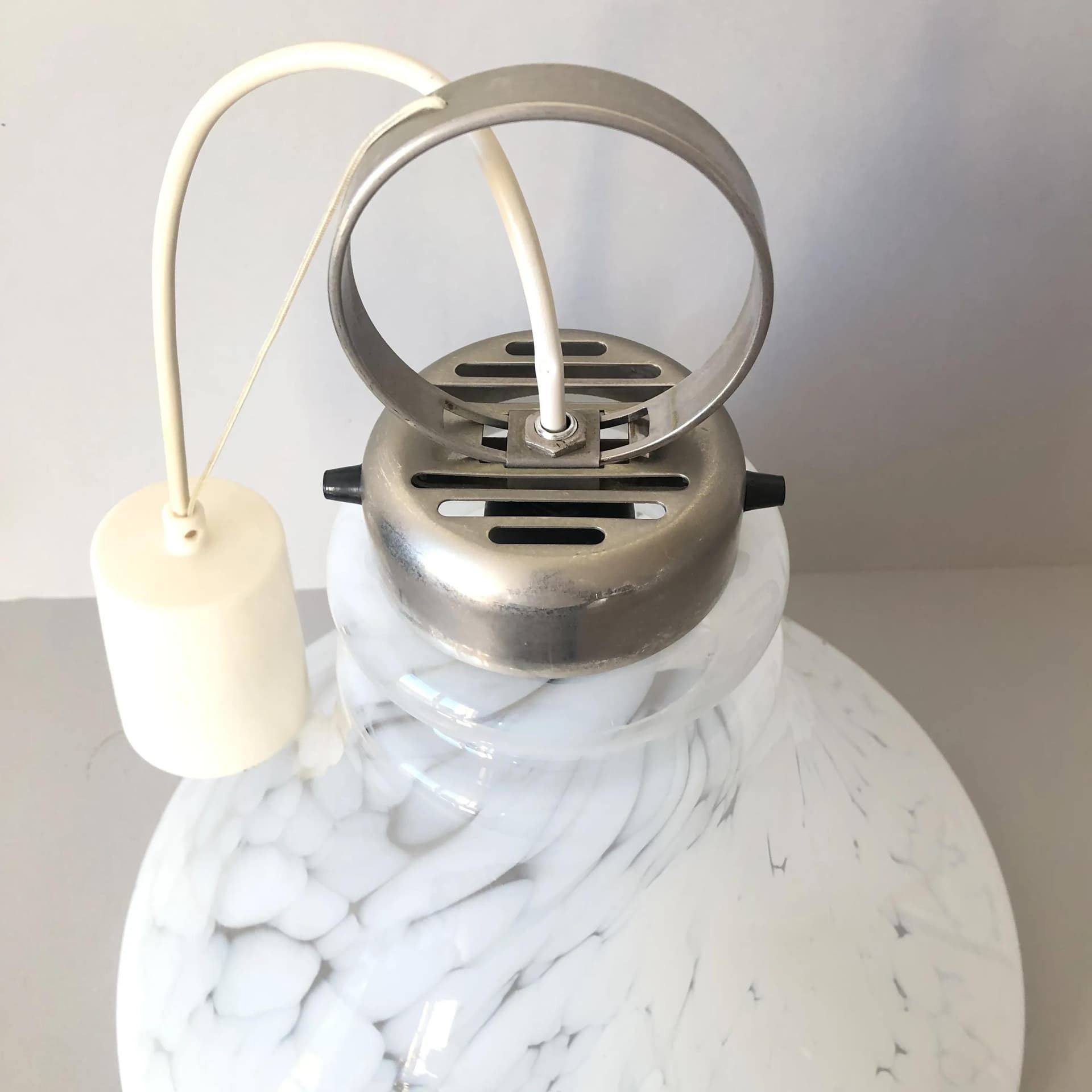 Lampa wisząca, szkło białe, stal, VEB Gorlitz, Niemcy, lata 80. - 22808