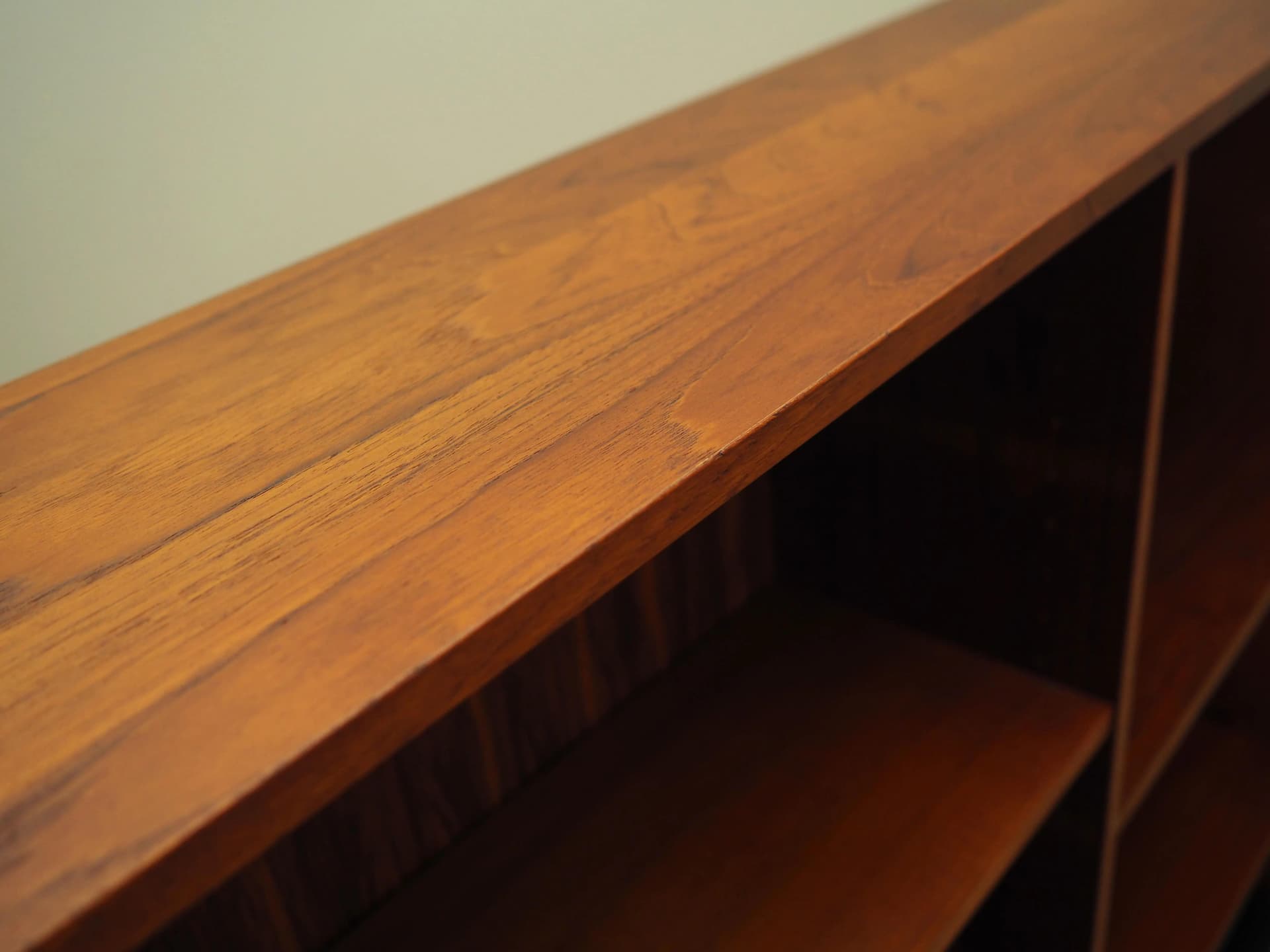 Biblioteczka, teak brązowy, drewno czarne, Dania, lata 70. - 23057