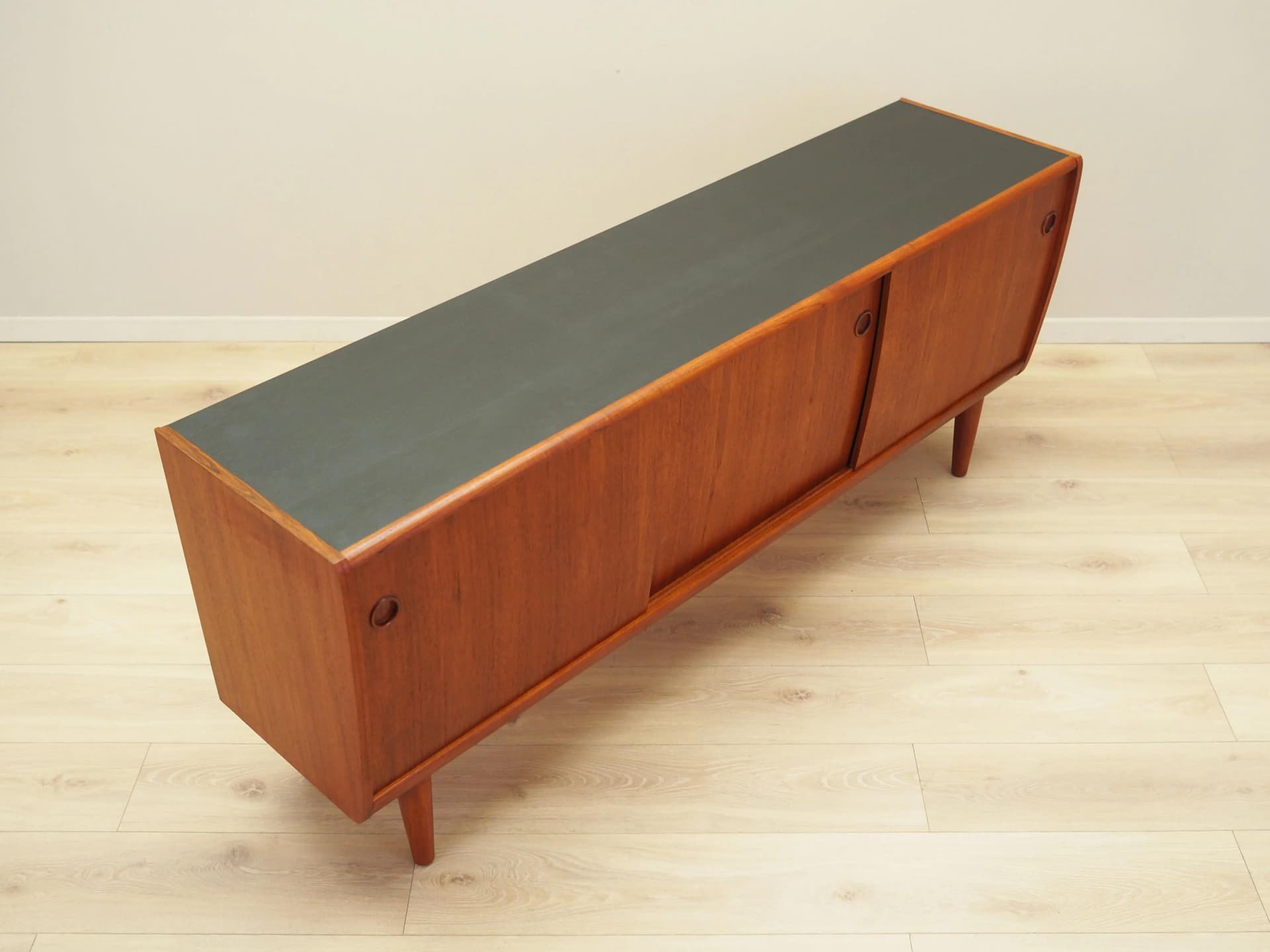 Sideboard, teak pomarańczowy, Dania, lata 70. - 23044