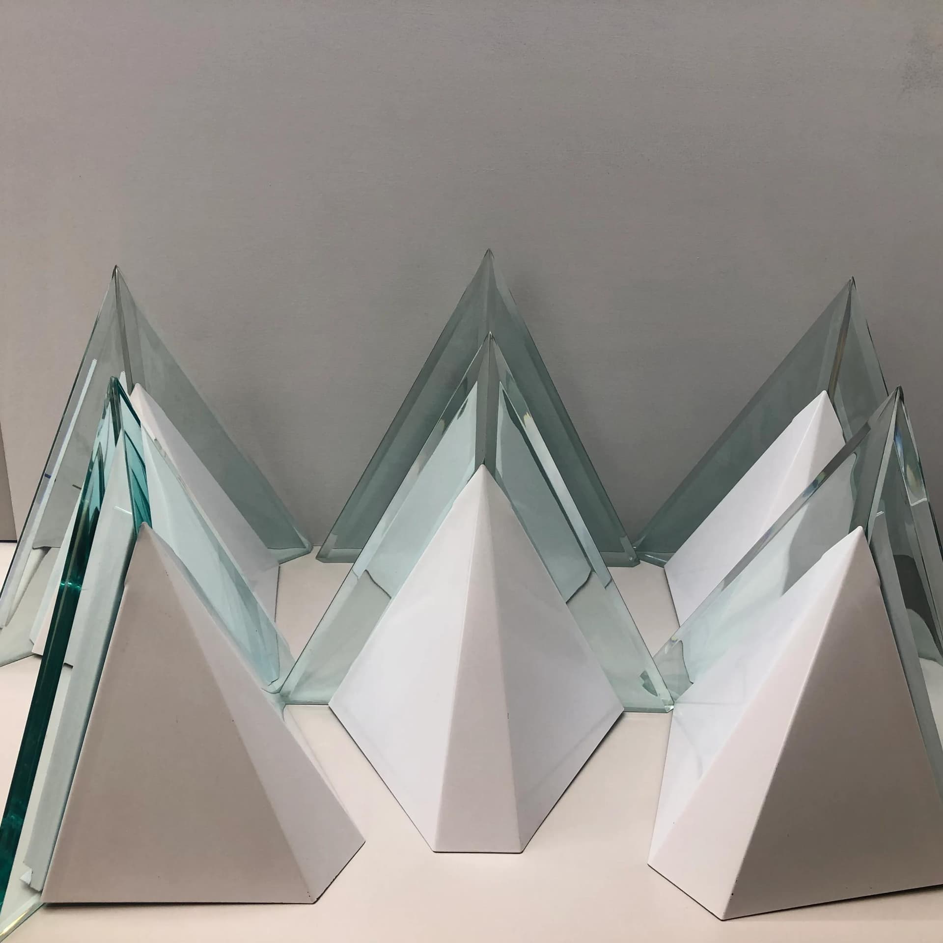 Komplet kinkietów, postmodernizm, metal biały, akryl transparentny, Niemcy, lata 90. - 22765