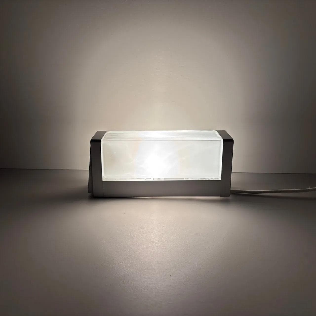 Szary, bakelitowy kinkiet, ERCO Leuchten, Niemcy, lata 80. - 22753