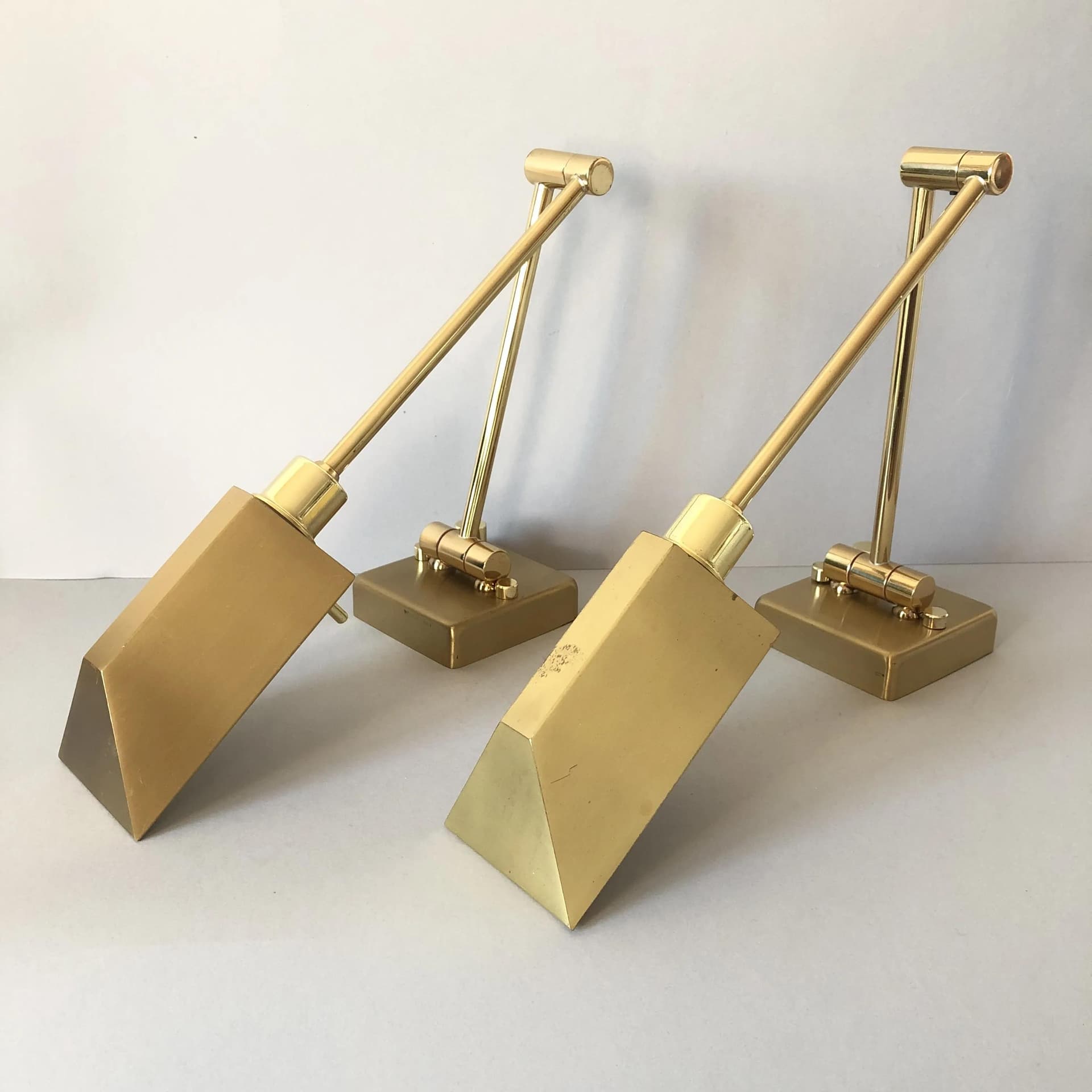 Mosiężna, modernistyczna para kinkietów, Holtkötter, Niemcy, lata 70. - 22750