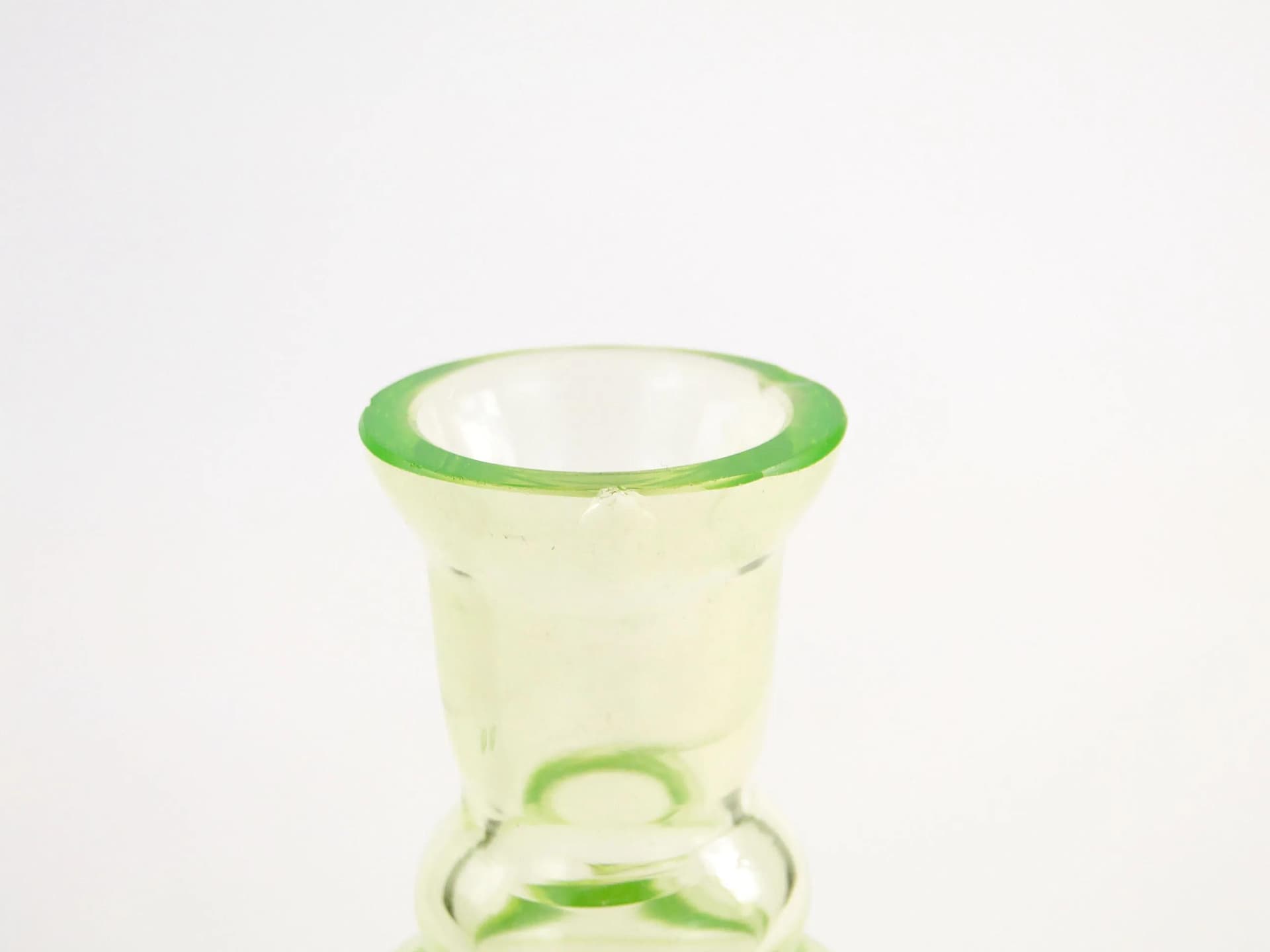 Karafka Art Deco, szkło uranowe jasnozielone, szkło pomarańczowe, Zawiercie, Polska, lata 30. - 23301