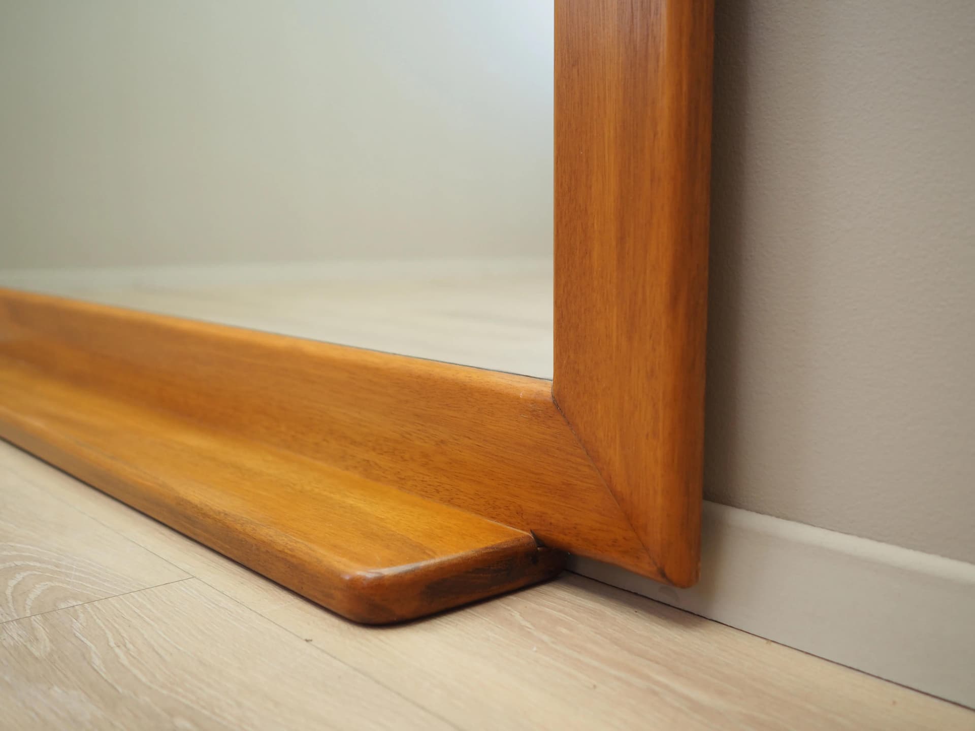 Lustro ścienne, mahoń ciemny, Włochy, lata 70. - 23320