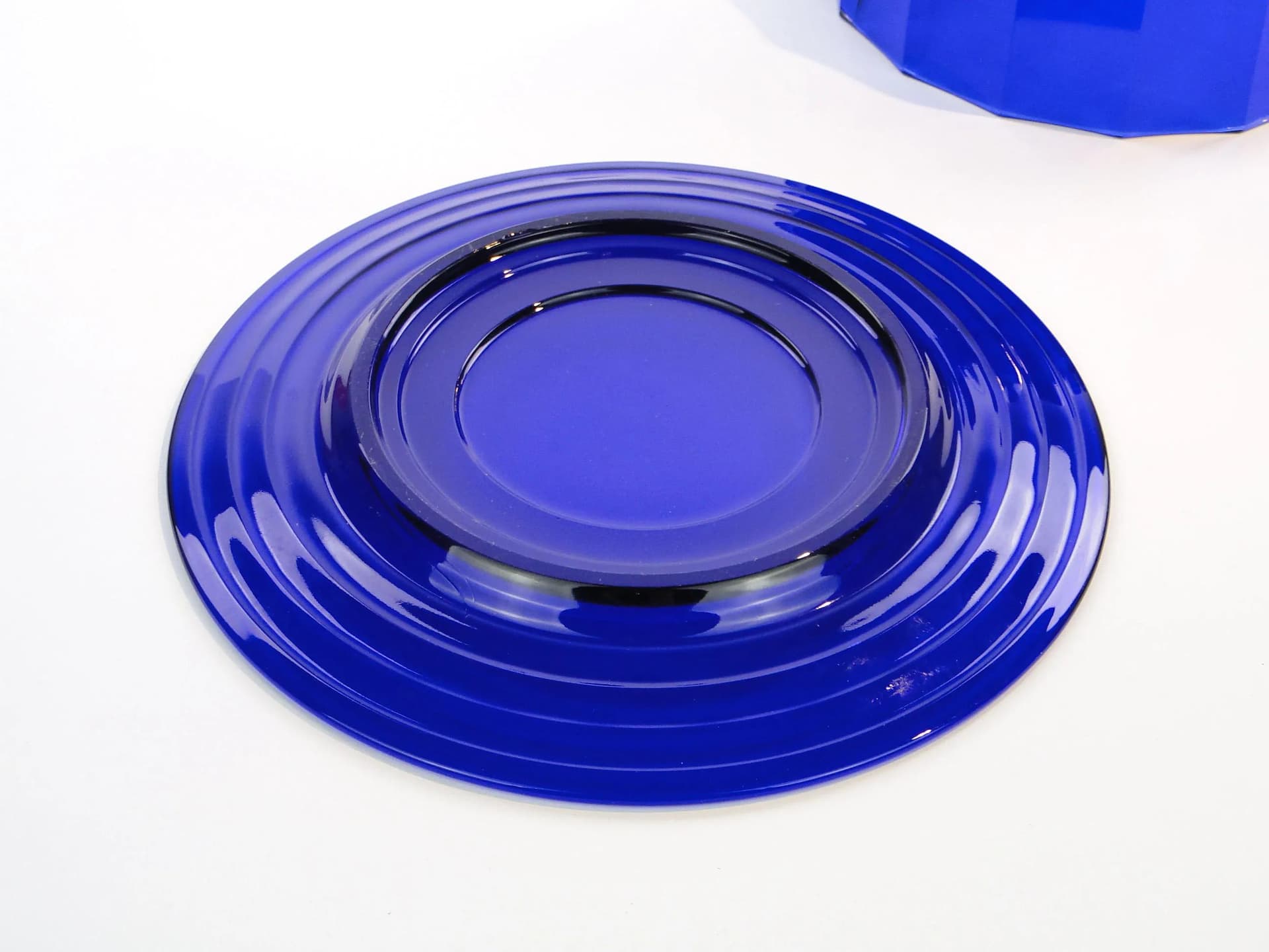 Klosz do potraw, kryształ indygo, proj. S. Haertl, Polska, lata 40. - 23610