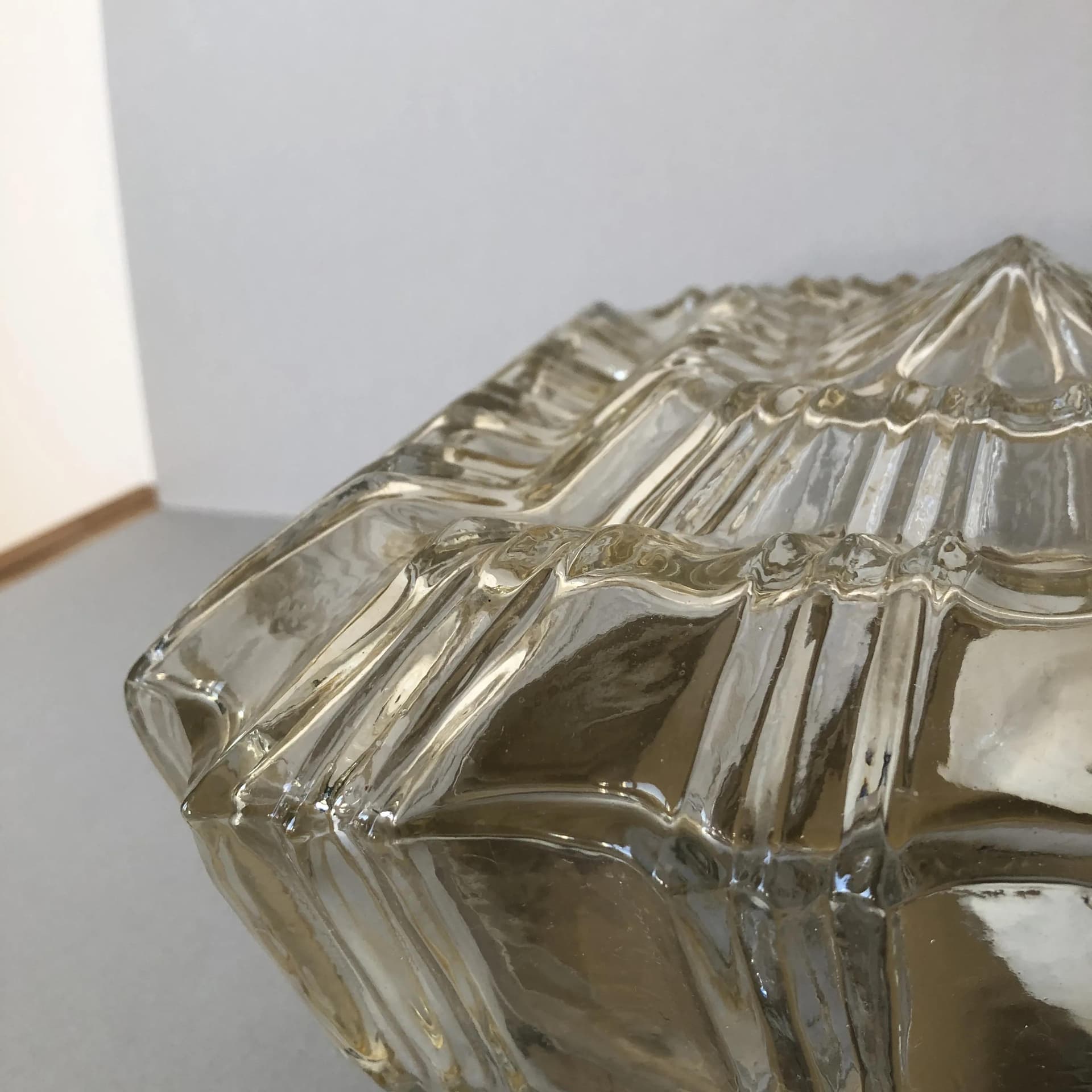 Złocony brutalistyczny kinkiet lub plafon szklany, Niemcy, lata 70. - 23505