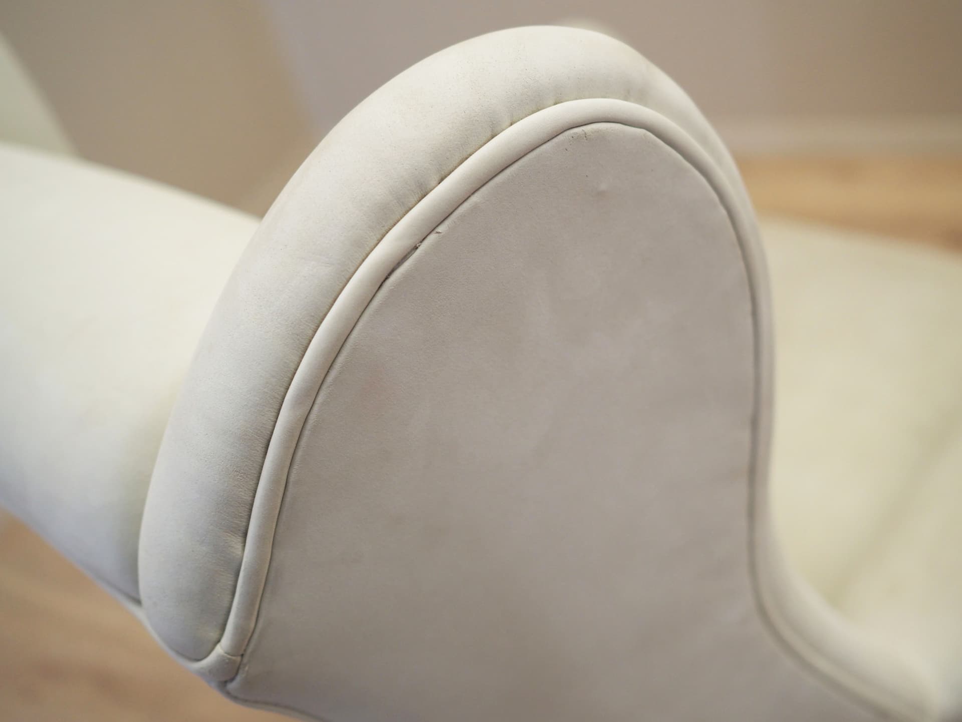 Lounge armchair, ivory white leather, black metal, Italy, 1980s. - 66420