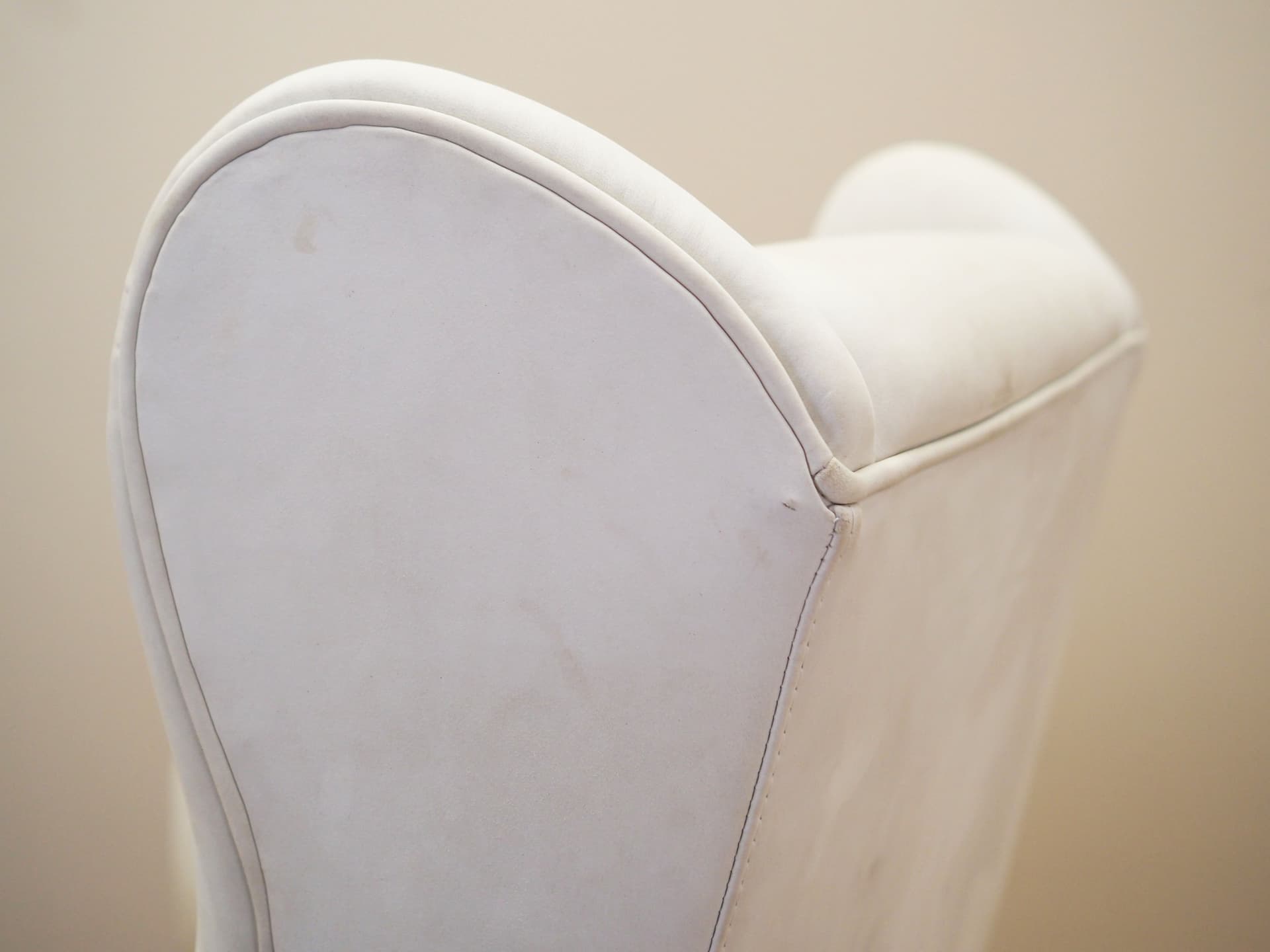 Lounge armchair, ivory white leather, black metal, Italy, 1980s. - 66419
