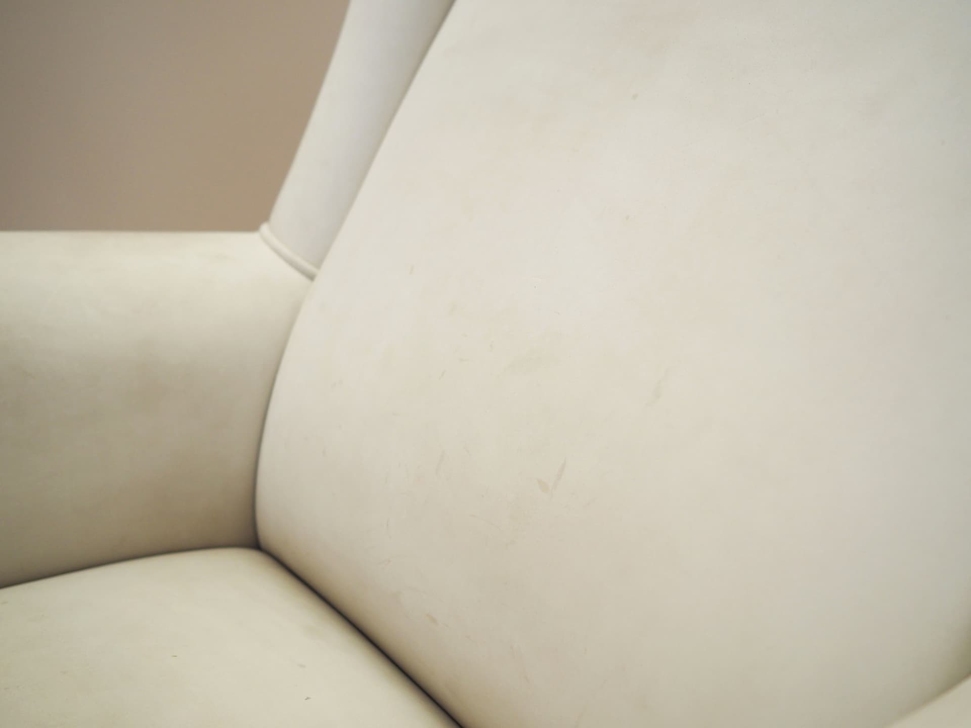 Lounge armchair, ivory white leather, black metal, Italy, 1980s. - 66418