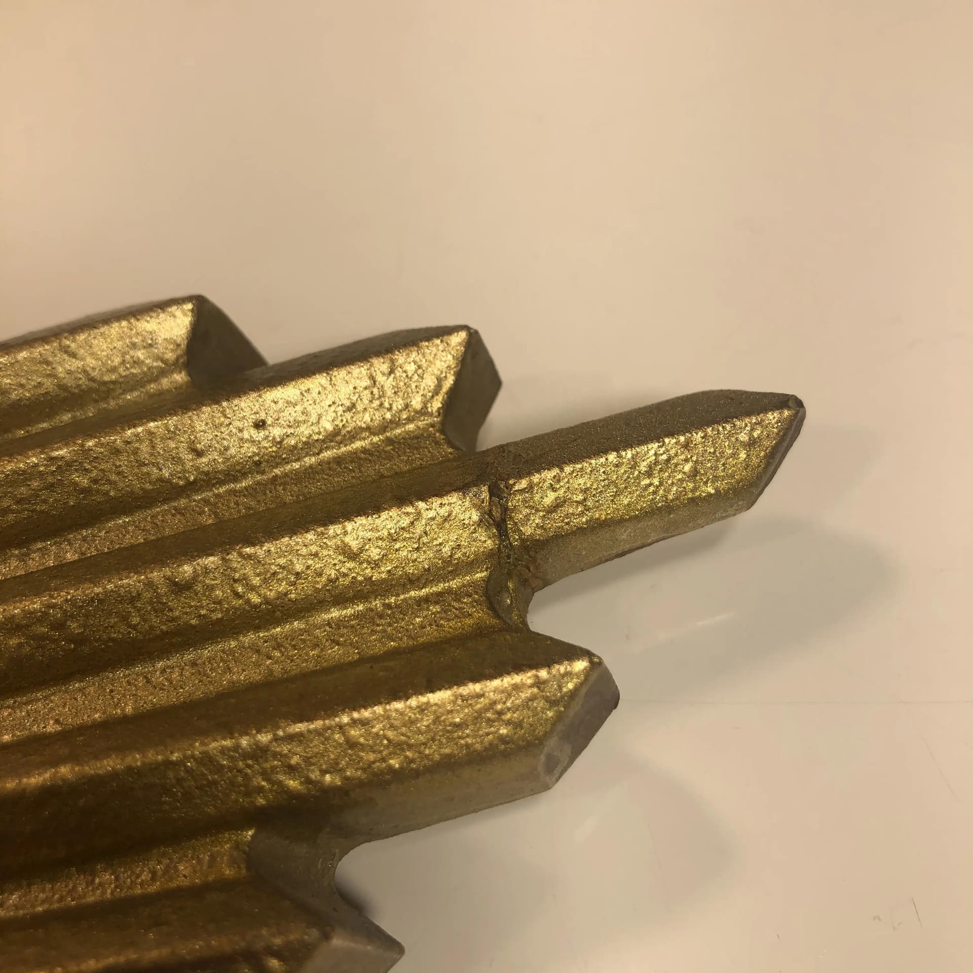 Zegar ścienny starburst, złoty, tworzywo, Junghans, Niemcy, lata 70. - 23944