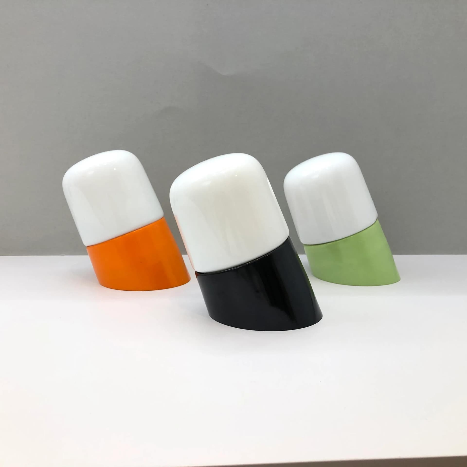 Multikolorowe, modernistyczne kinkiety ścienne z opalowym szkłem, RZB, Niemcy, lata 70. - 23884