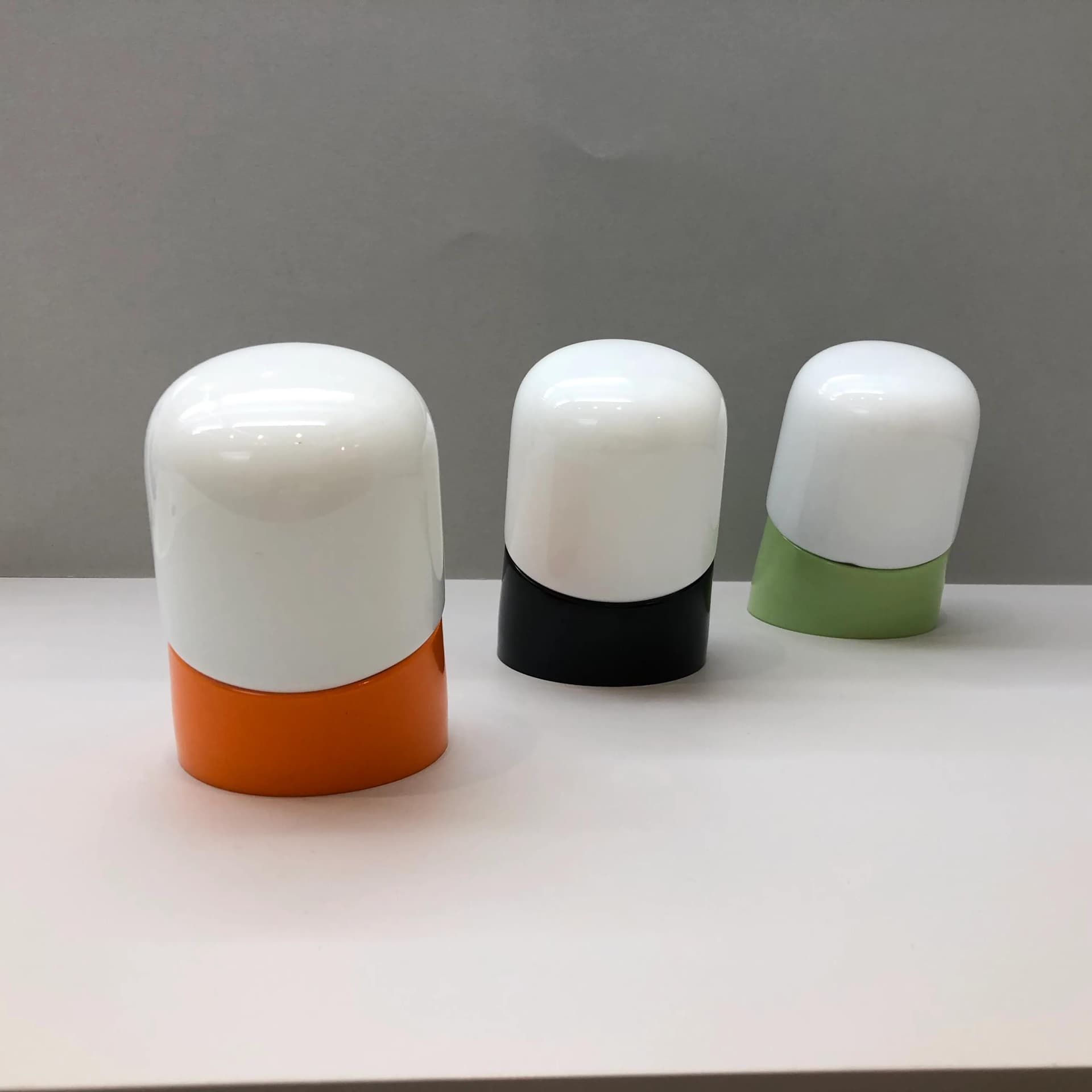 Multikolorowe, modernistyczne kinkiety ścienne z opalowym szkłem, RZB, Niemcy, lata 70. - 23886