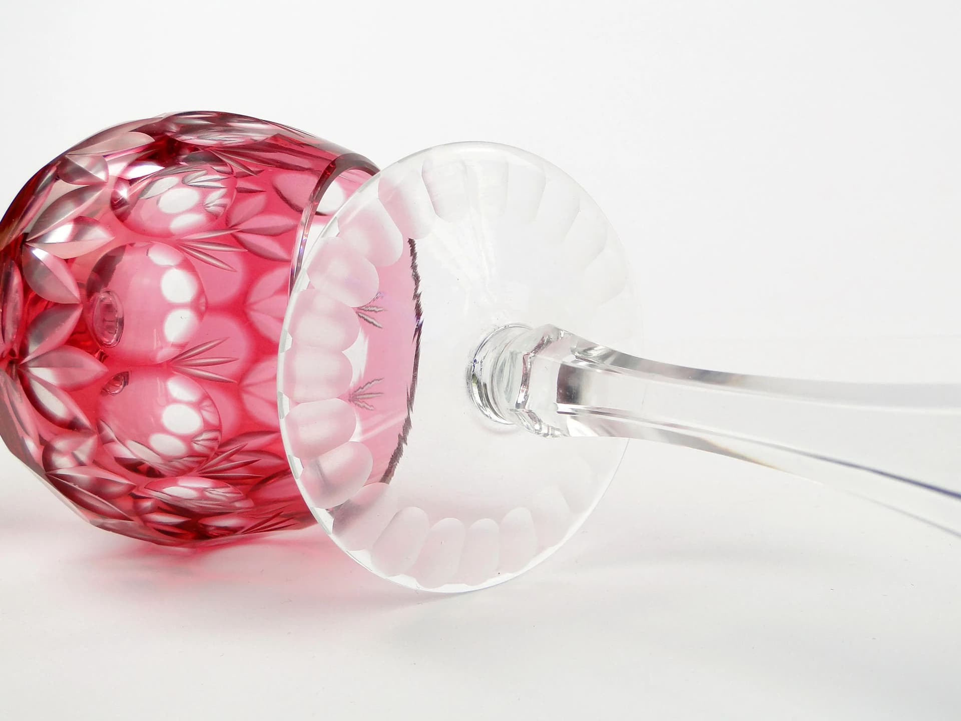 Czerwony kryształowy kielich do wina, art déco, Austria, lata 30. - 24496