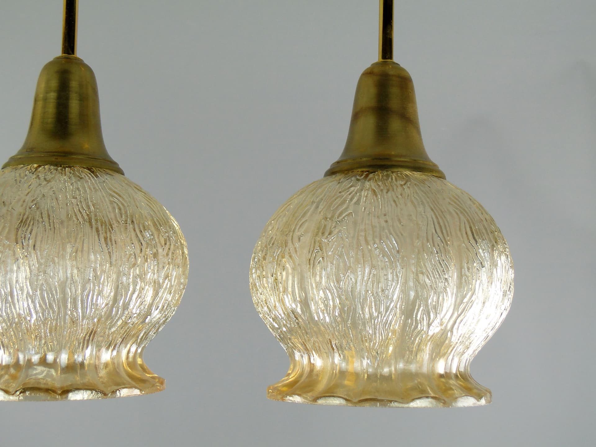 Para lamp sufitowych, szkło szampański, mosiądz złoty, Polska, lata 60. - 2646