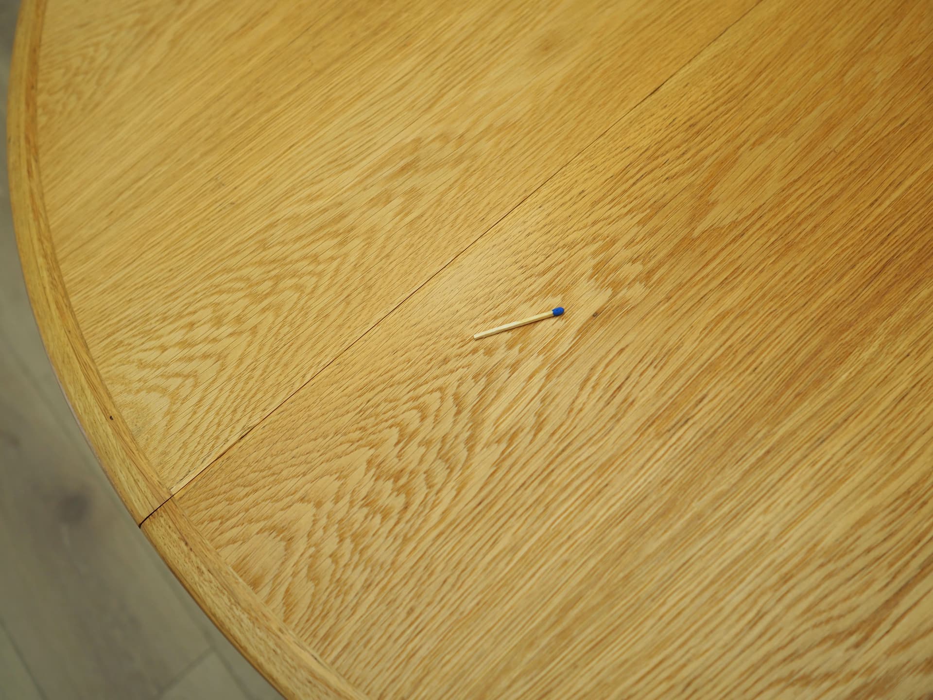 Stół okrągły, jesion żółty, Dania, lata 60. - 66370