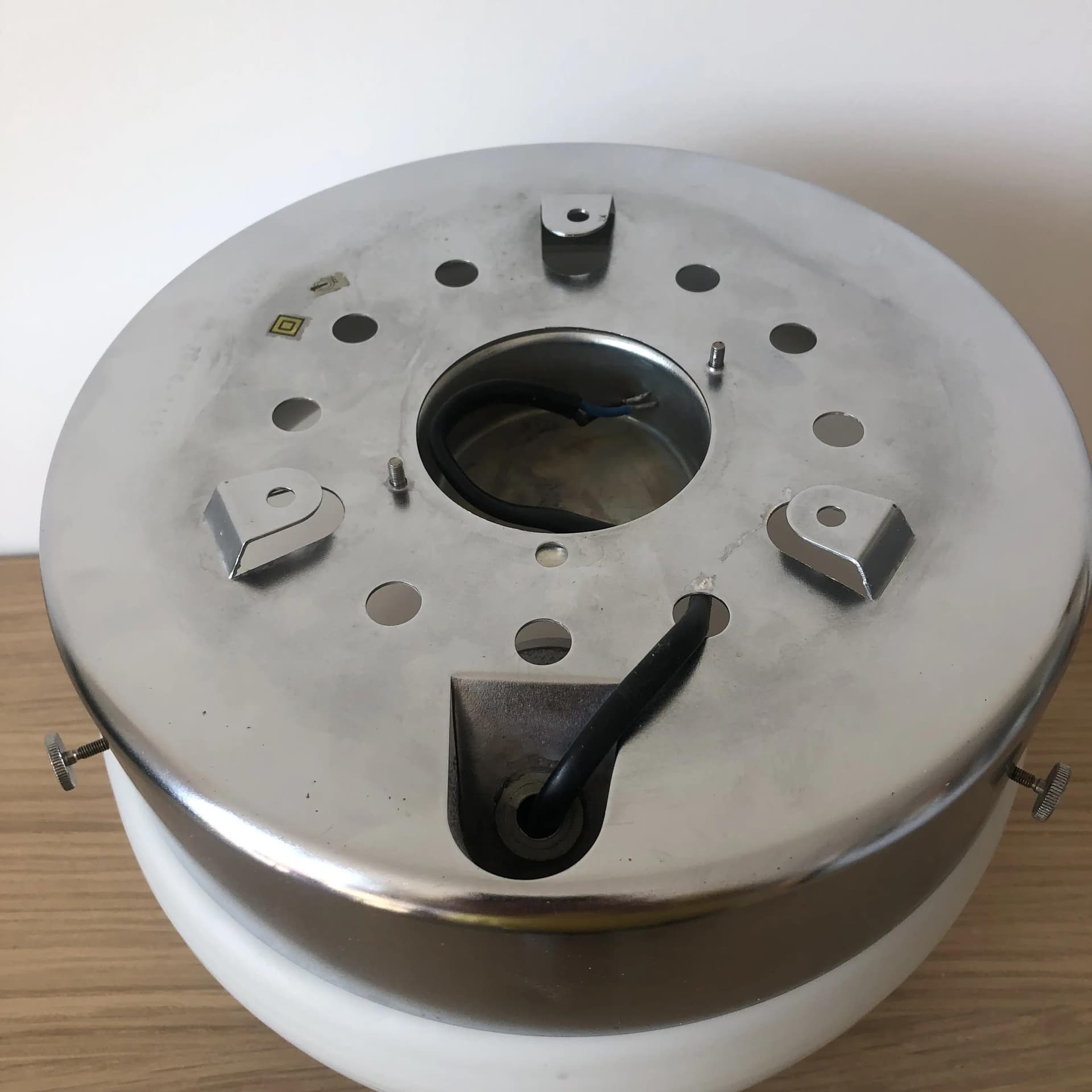 Plafon Space Age, szkło opalowe białe, stal chromowana, Niemcy, lata 70. - 24937