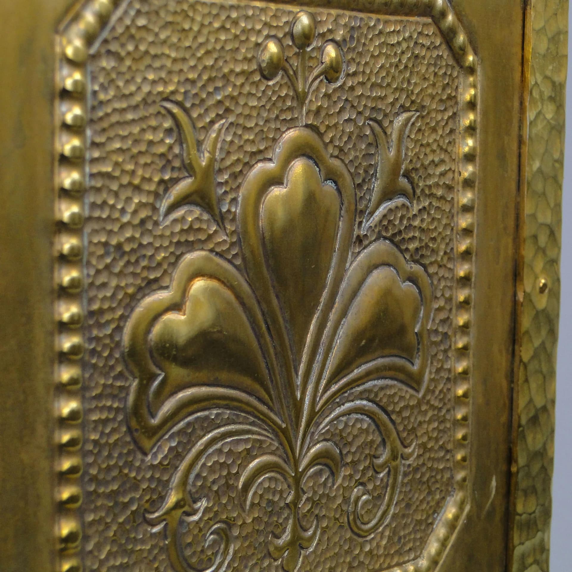 Plant Stand Art Nouveau, golden brass, Austria, early 20th c. - 25005