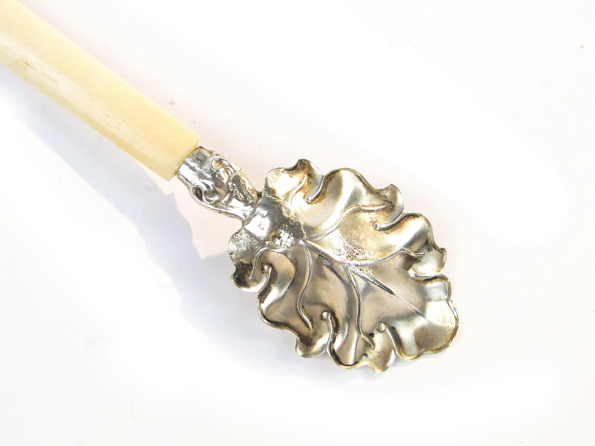 Łyżeczka biedermeier, złocone srebro, kość, Austria, XIX w. - 25195