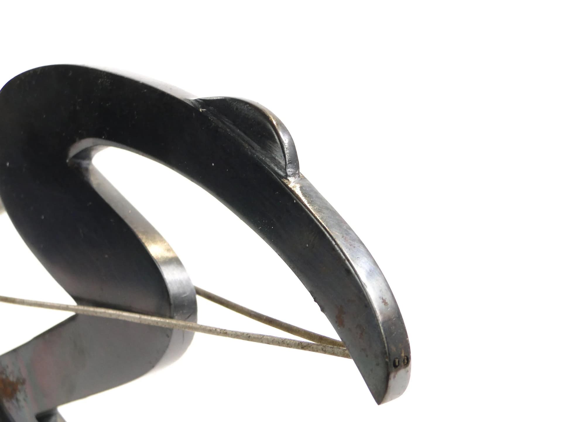 Figura narciarza, mosiądz chromowany srebrny, stal patynowana ciemna, proj. K. Hagenauer, Austria, lata 20. - 25536