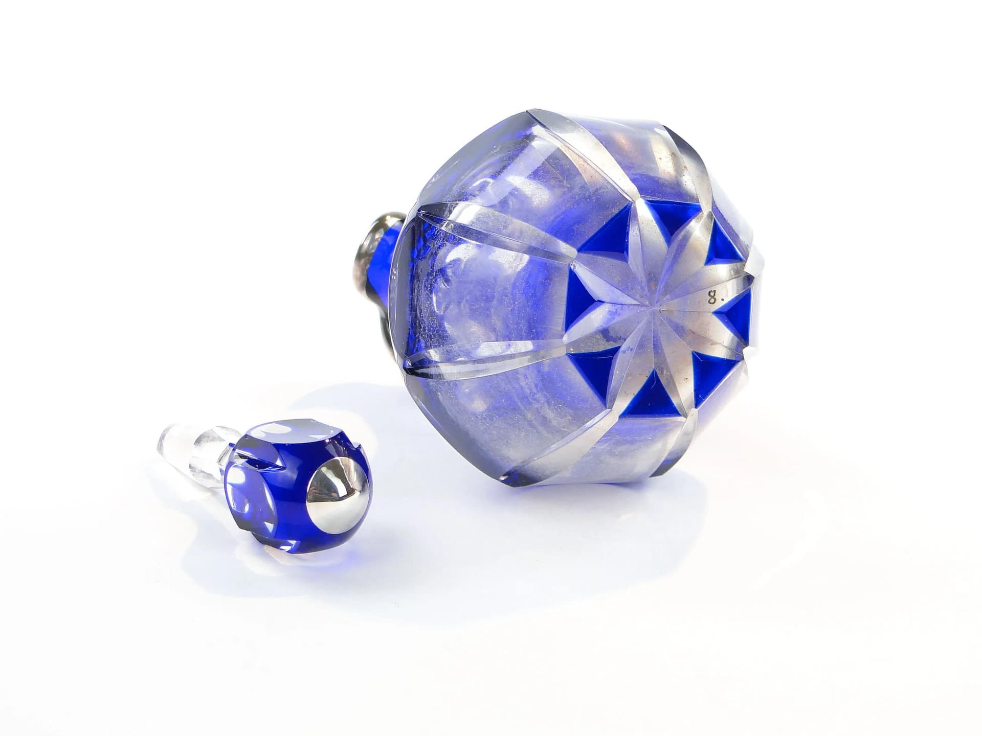 Karafka, bezbarwne szkło kryształowe indygo, srebro, proj. S. Haertl, Polska, lata 40. - 25786