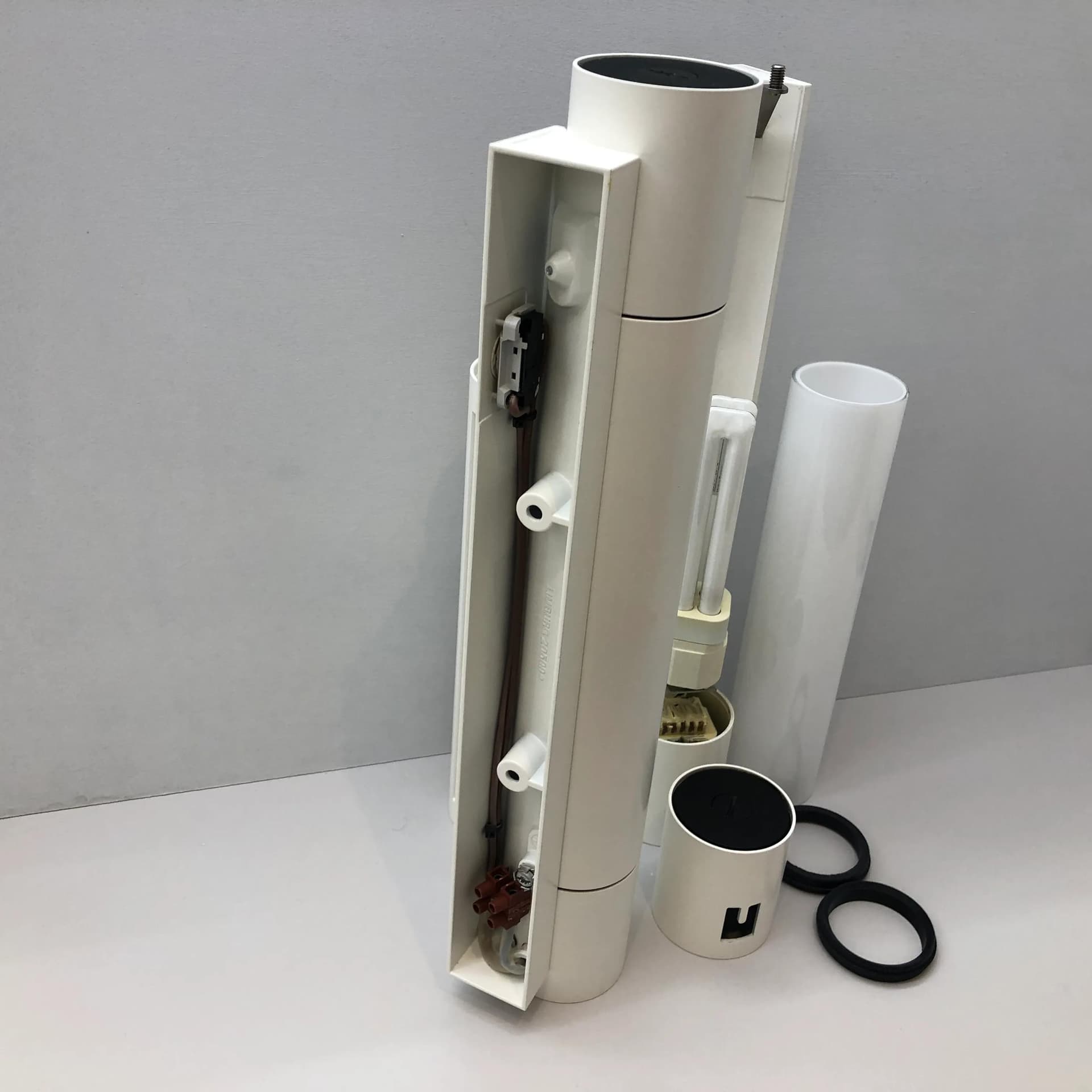 Para kinkietów 7132, biały, aluminium szkło, Glashütte Limburg, Niemcy, lata 90. - 25960