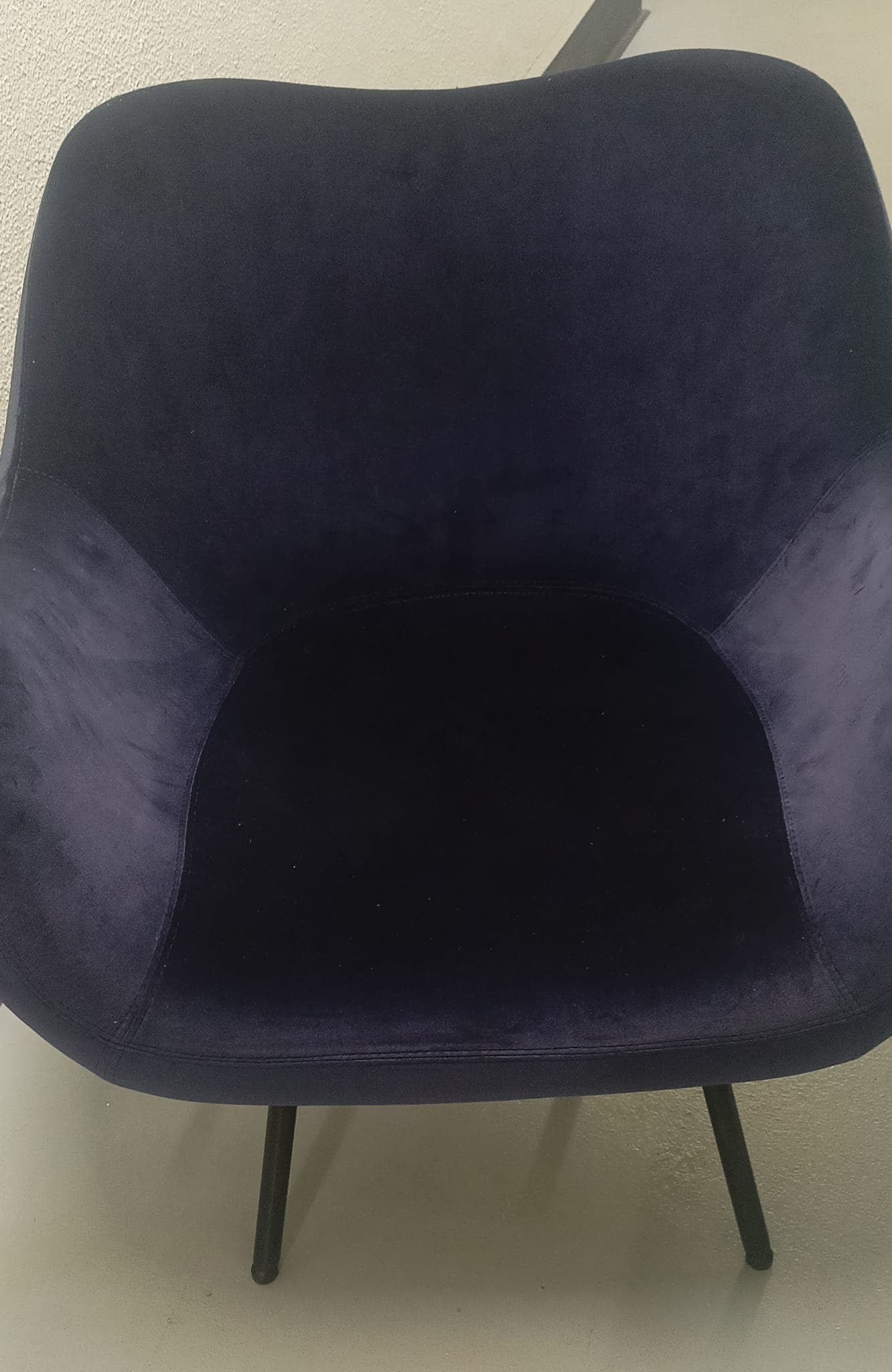 Fotel RM58 Soft welurowy, kobaltowy, proj. R. Modzelewski, z ekspozycji - 4195