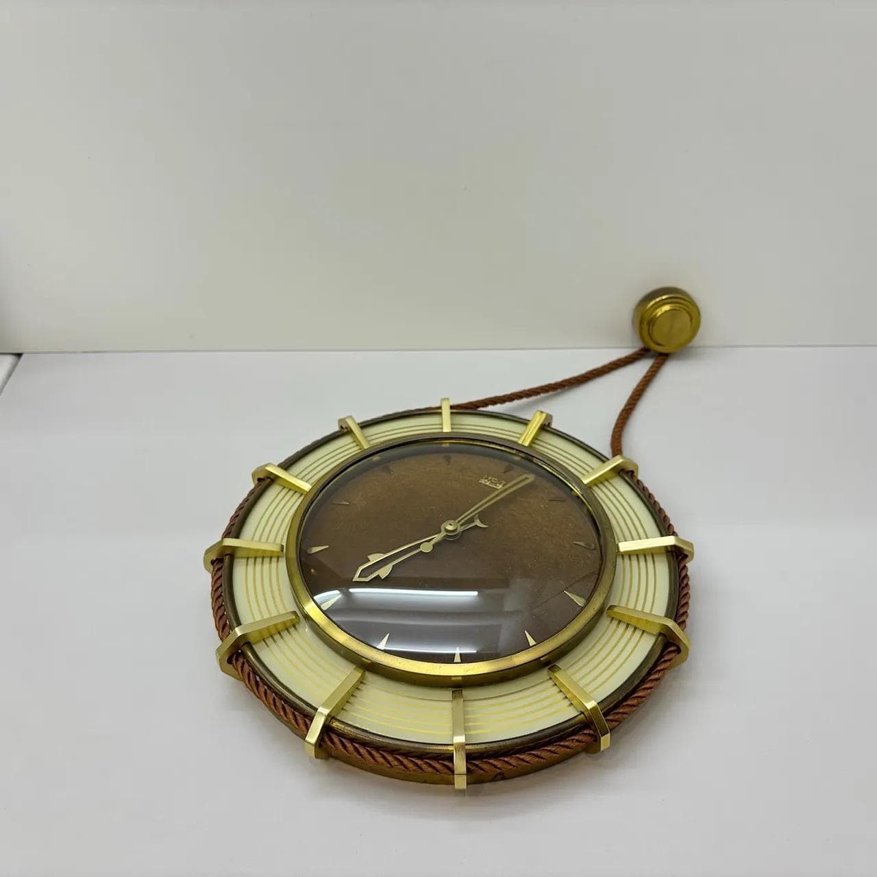 Zegar ścienny, mosiądz beżowy, UPG Halle, Niemcy, lata 60. - 26428