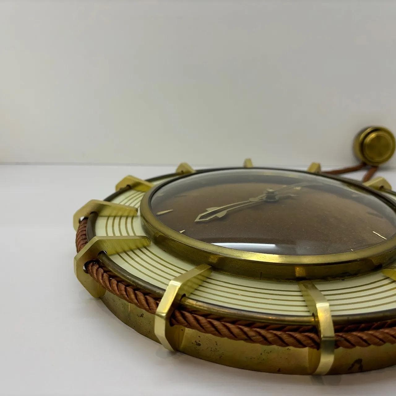 Zegar ścienny, mosiądz beżowy, UPG Halle, Niemcy, lata 60. - 26427