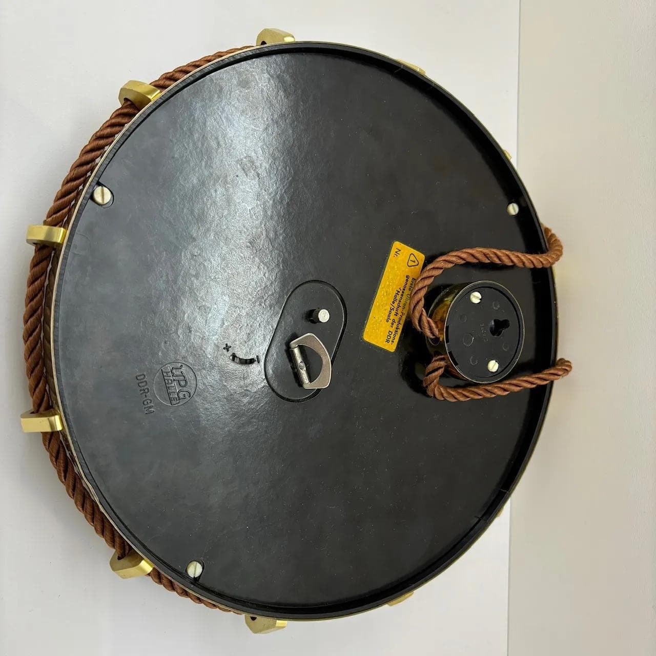 Zegar ścienny, mosiądz beżowy, UPG Halle, Niemcy, lata 60. - 26432