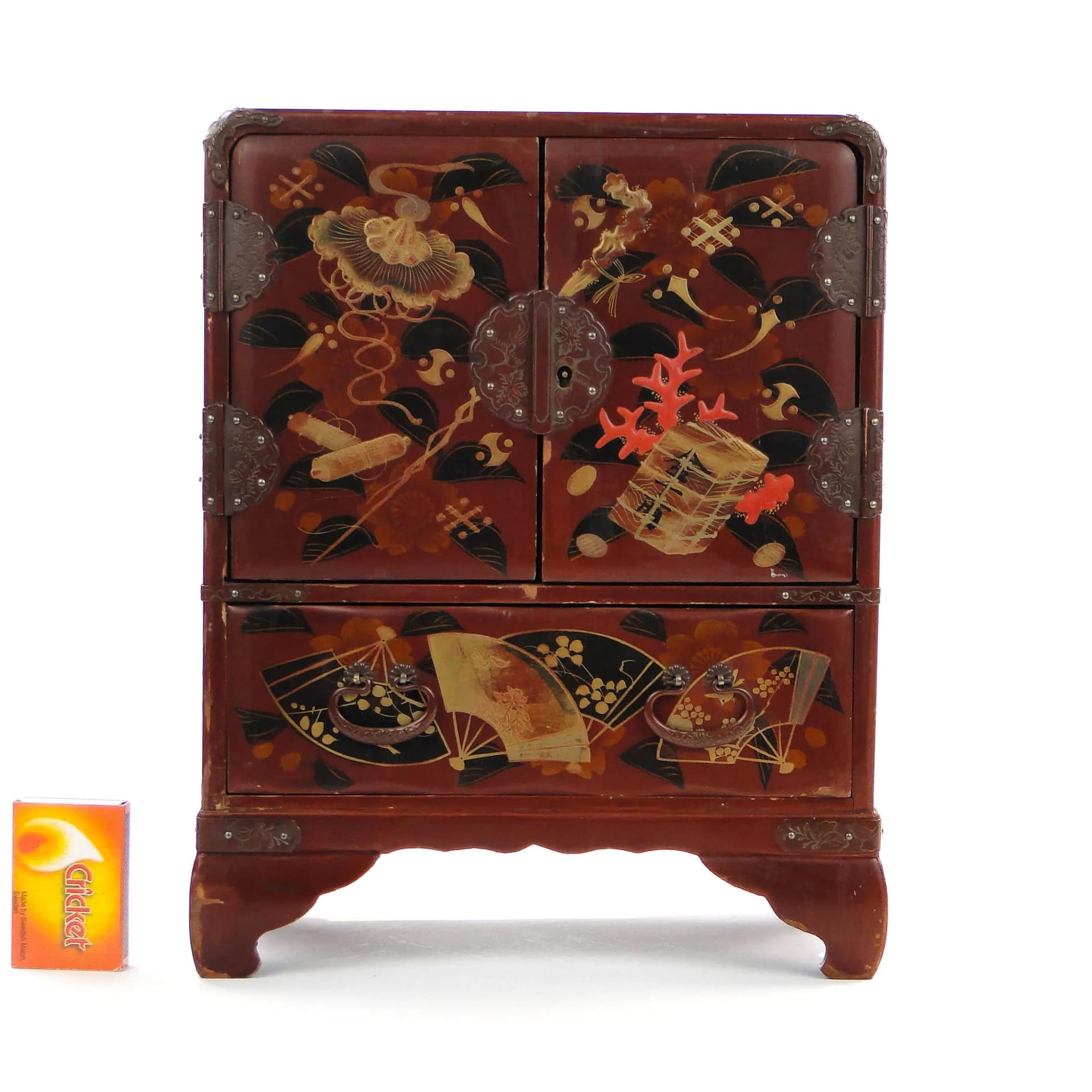 Sepet orientalny, brąz ciemny, drewno lakowane, Japonia, początek XX w. - 26670